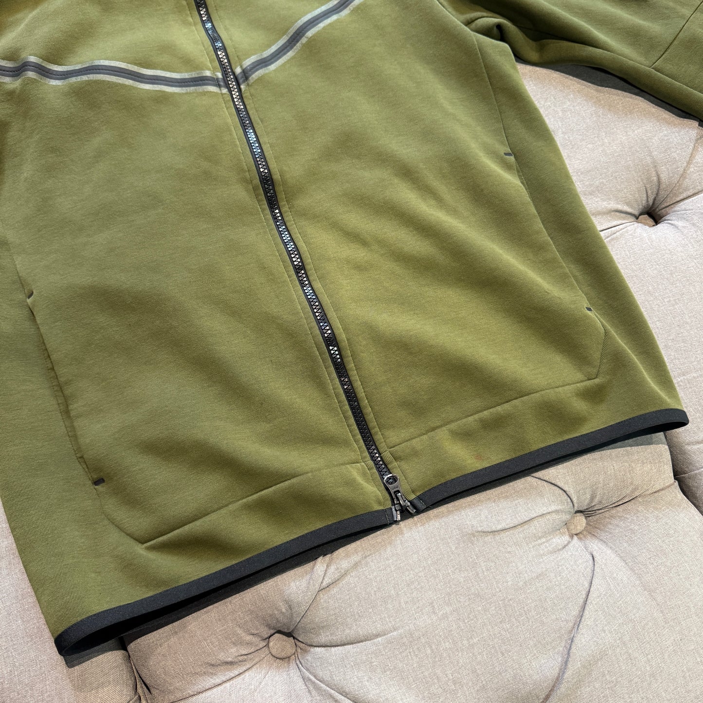 Nike Tech Fleece Jacket 'Olive Green' (Second hand)