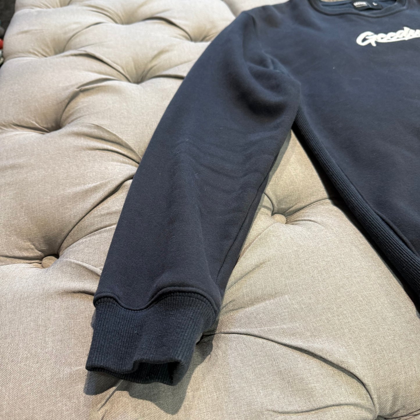 Geedup OS Script Crewneck 'Navy White' (Second hand)