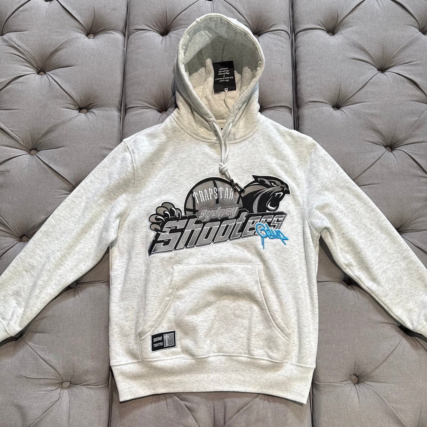 Geedup X Trapstar Sydney Shooters Hoodie 'White Marle/Blue' (Second hand)