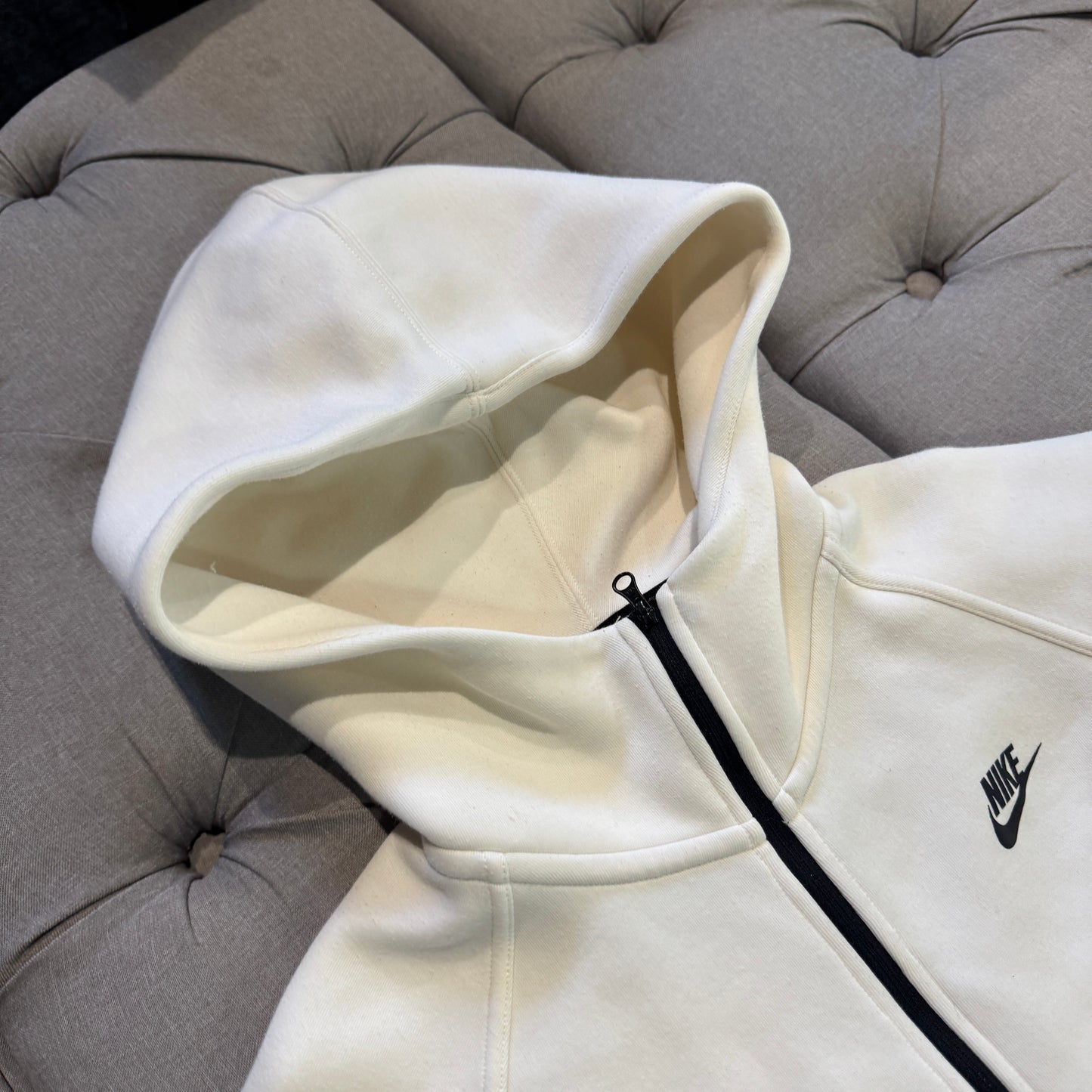 Nike Tech Fleece Jacket 'Cream' (Second hand)