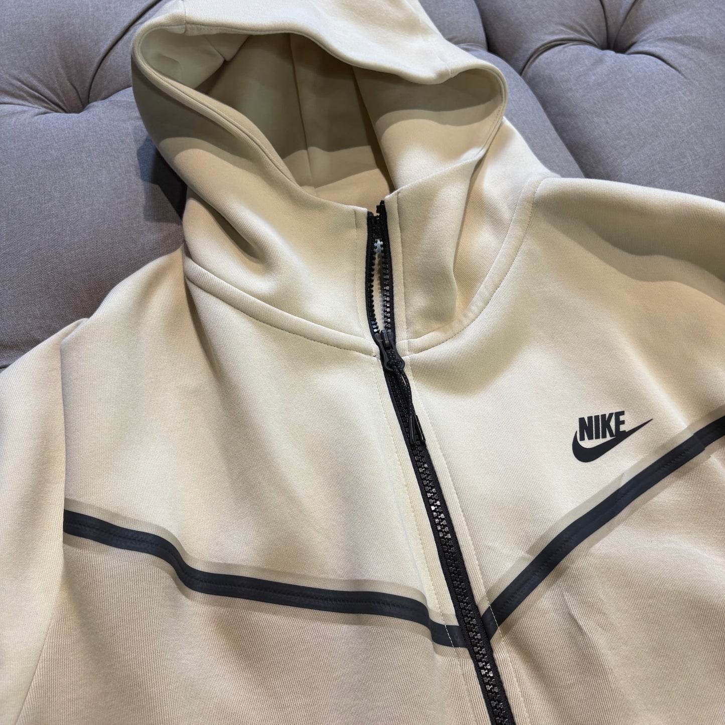 Nike Tech Fleece Jacket 'Buttercream' (Second hand)
