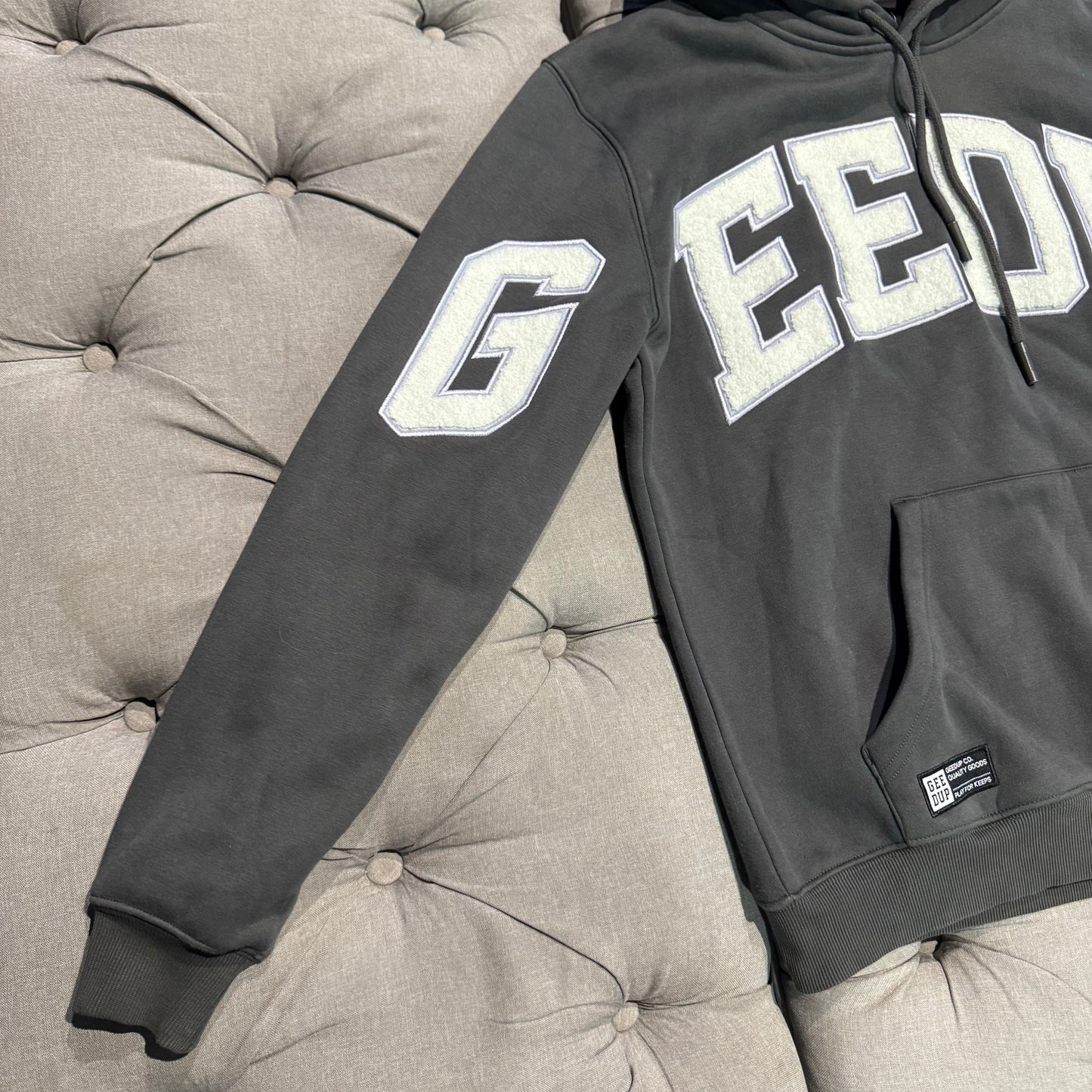 Geedup Team Logo Hoodie 'Ashpalt Grey White' (Second hand)