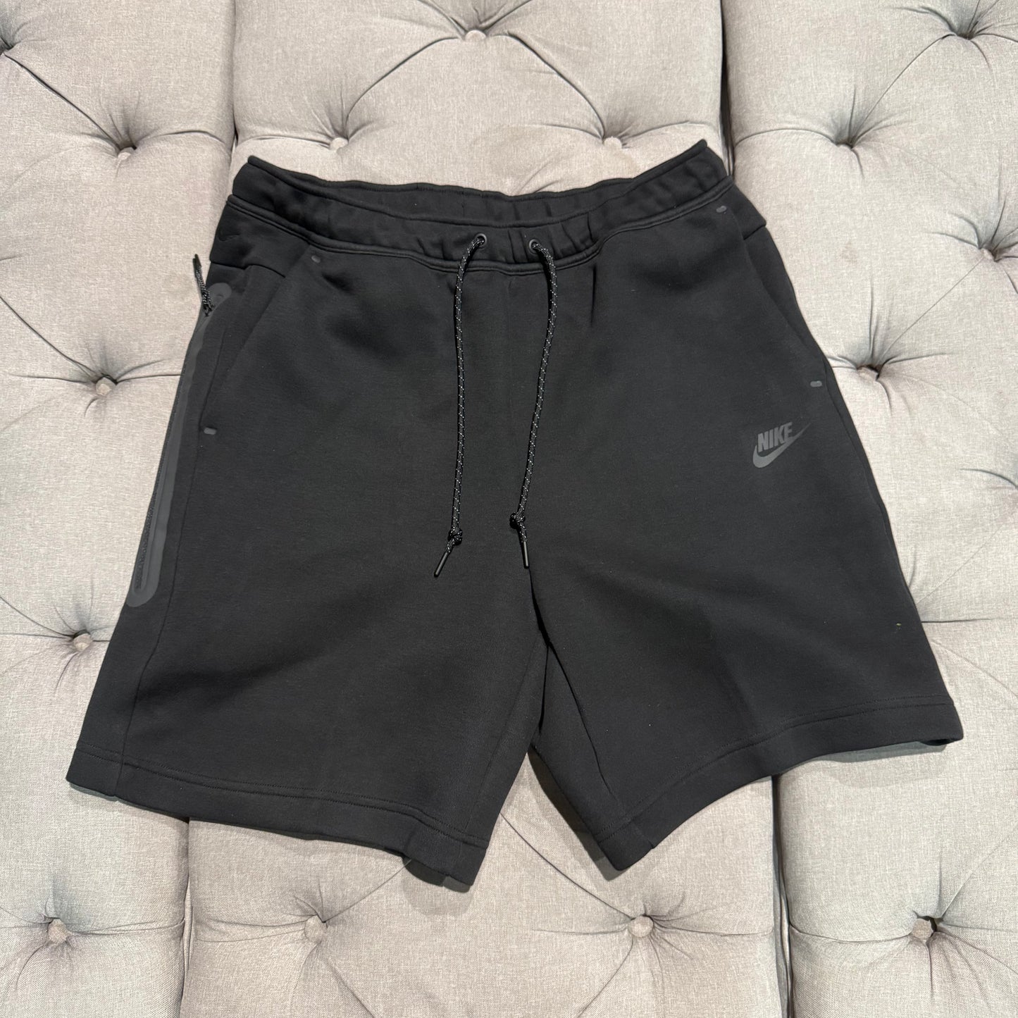 Nike Tech Fleece Shorts 'Black' (Second hand)