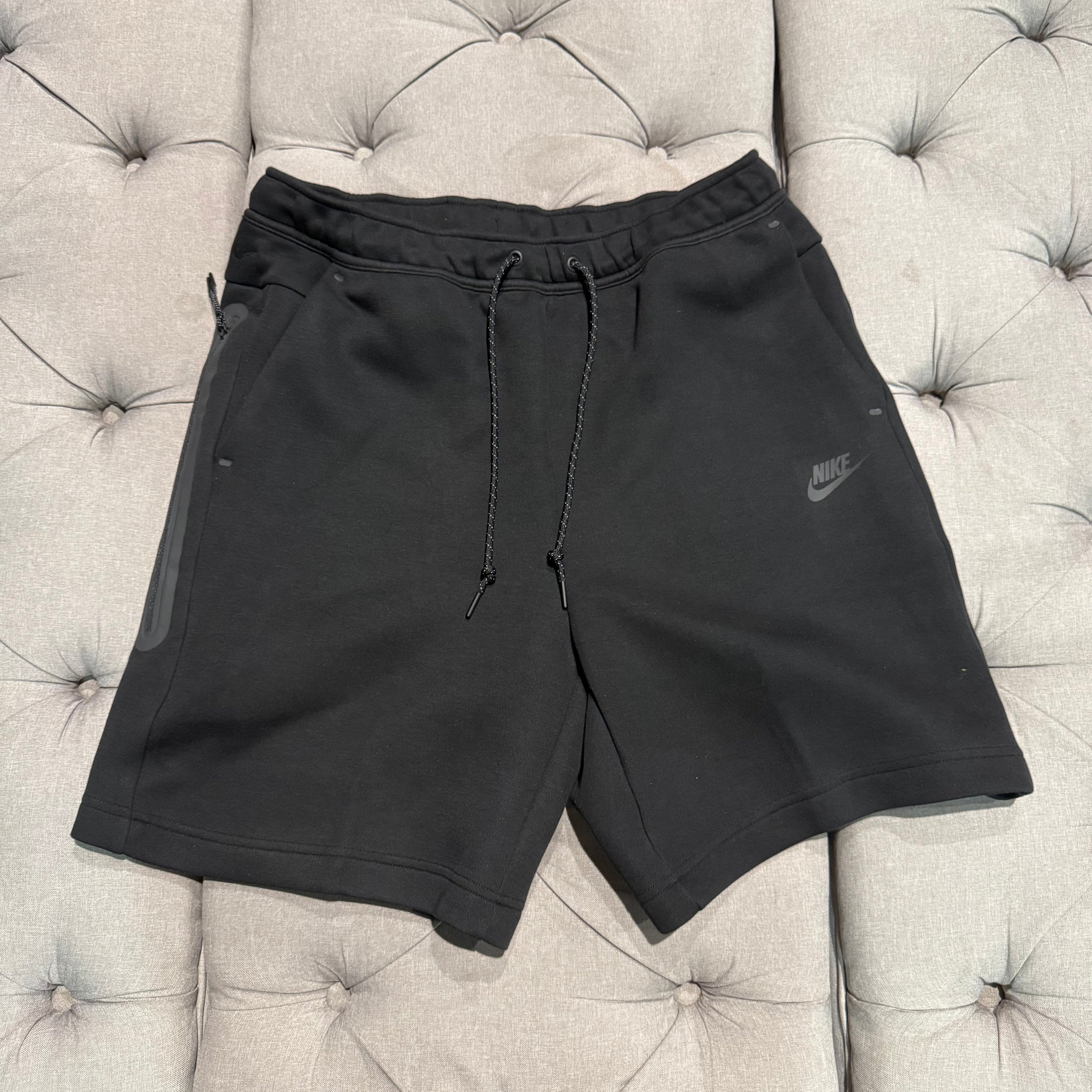 Nike Tech Fleece Shorts 'Black' (Second hand)