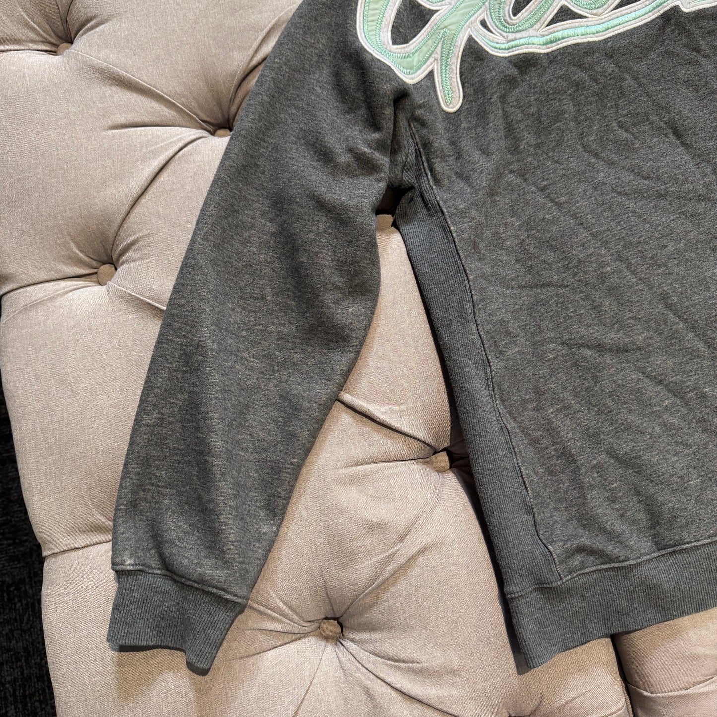 Geedup OS Script Crewneck 'Grey Teal' (Second hand)