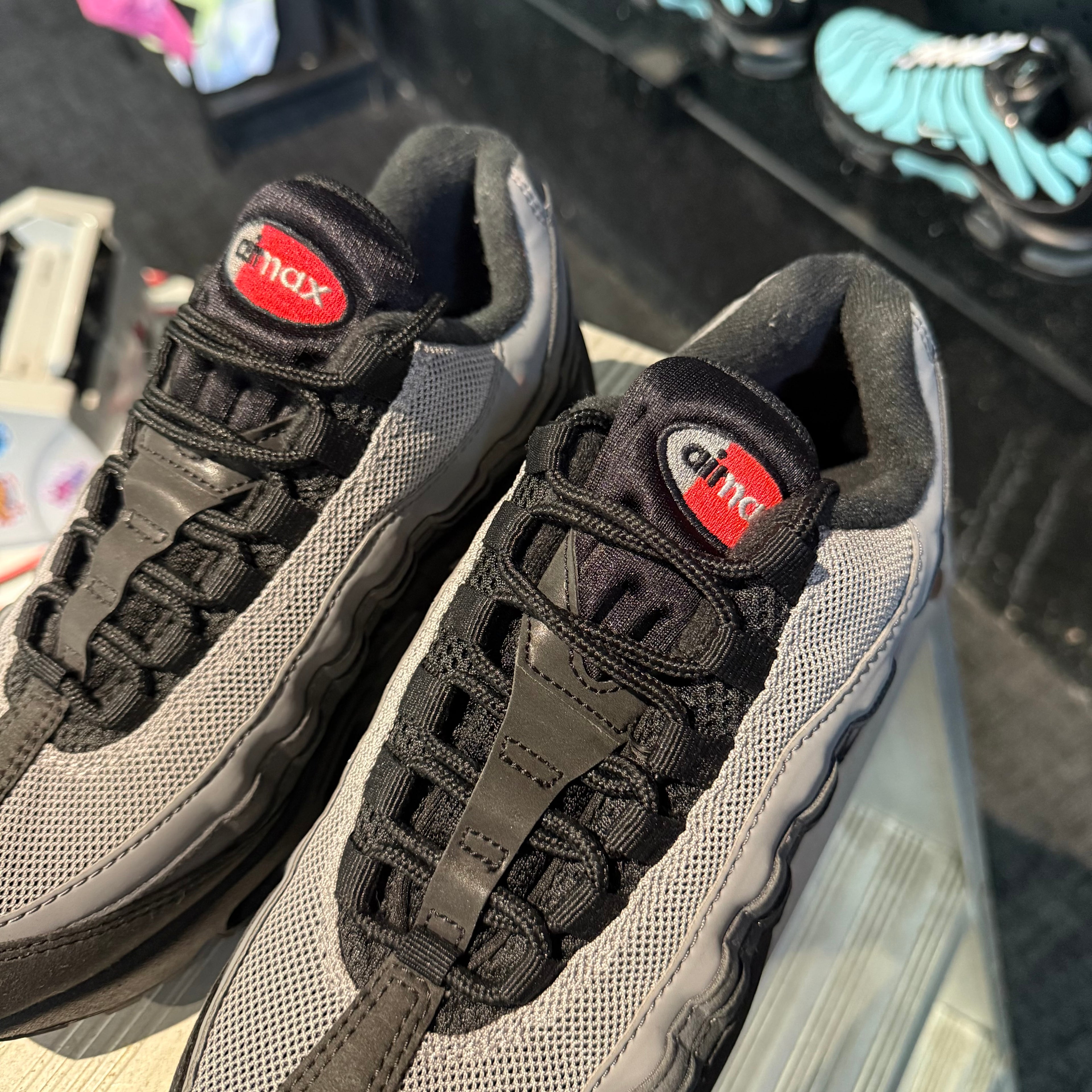 Nike Air Max 95 'Black Picante Red' (Second hand)