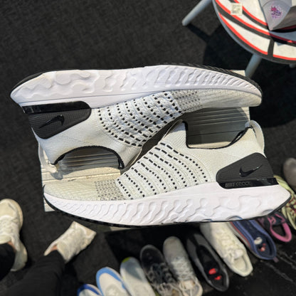 Nike React Phantom Run Flyknit 2 'White Black' (Second hand)