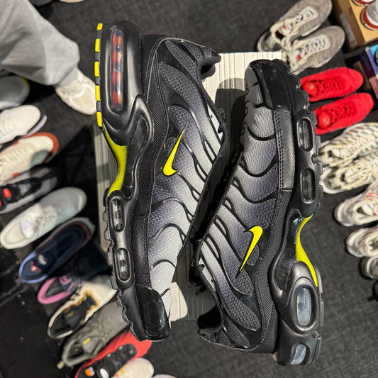 Nike Air Max Plus TN 'Black Wolf Grey Opti Yellow' (Second hand)