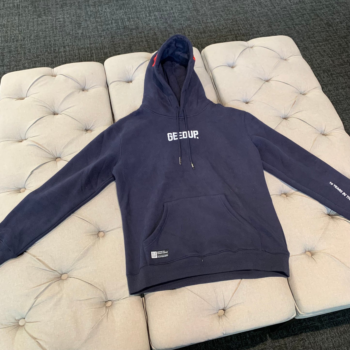 Geedup Hoodie Ten years In The Field 'Navy/Red' (Second hand)