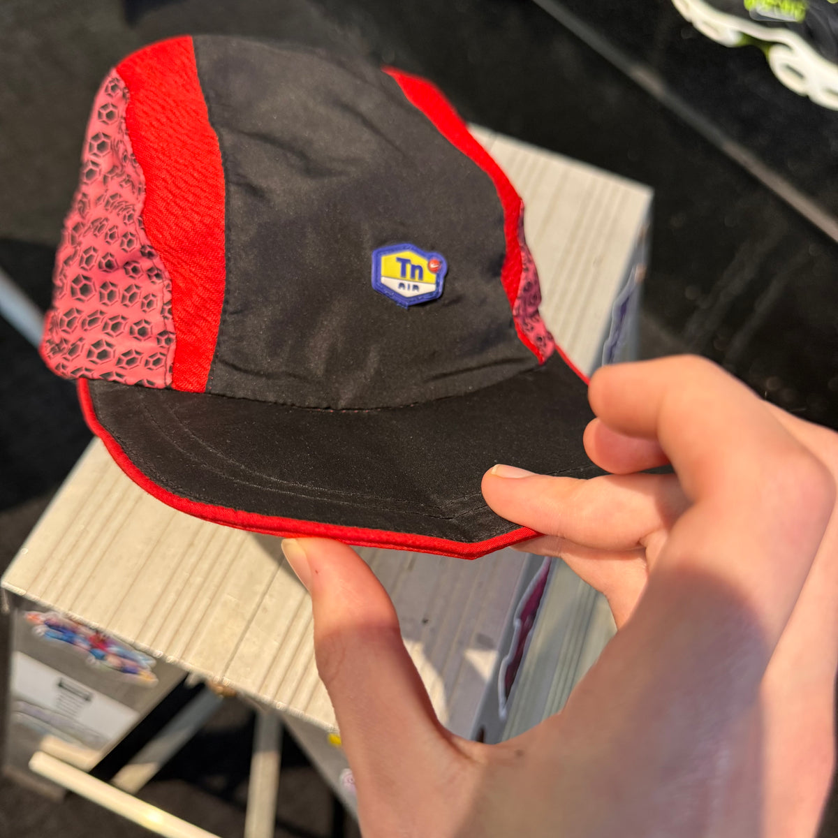 Nike Tri Panel Hexagon Gradient TN Cap 'Red Black Dusty Pink' 2003 (Second Hand)