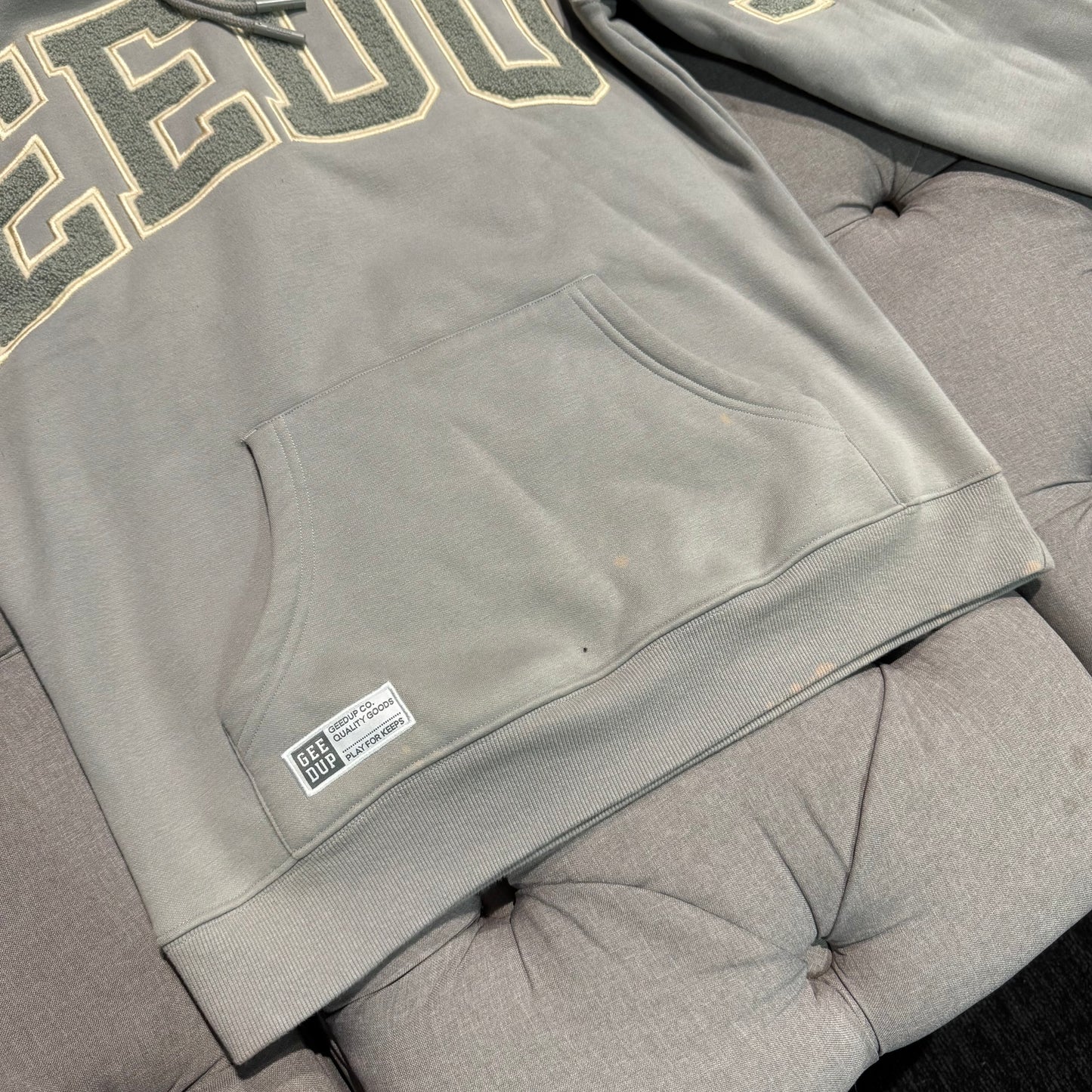 Geedup Team Logo Hoodie 'Grey Gold' (Second hand)