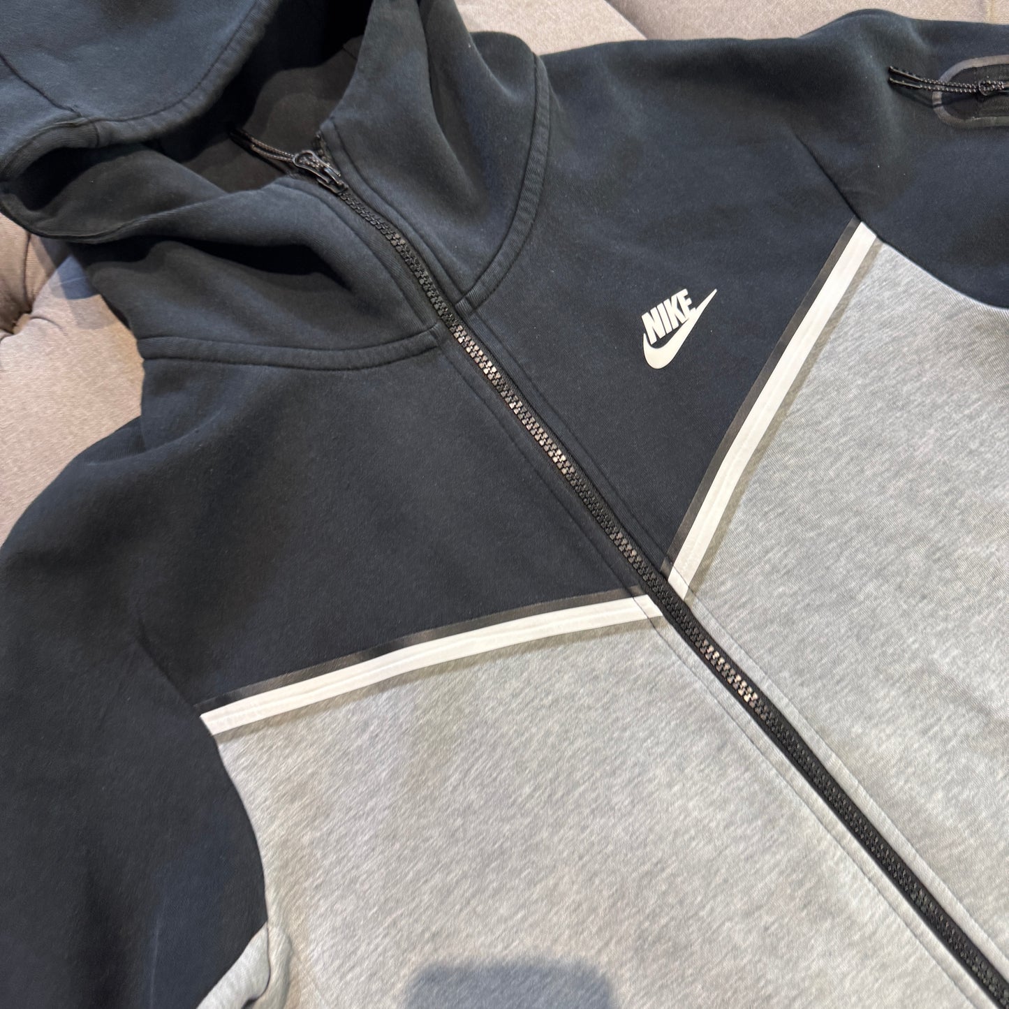 Nike Tech Fleece Jacket 'Grey Black' (Second hand)