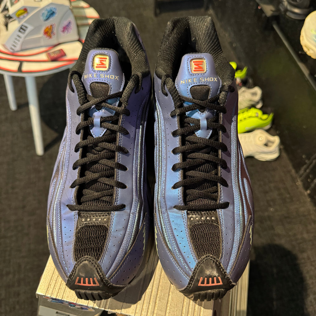 Nike Shox R4 'Iridescent Black' (Second hand)