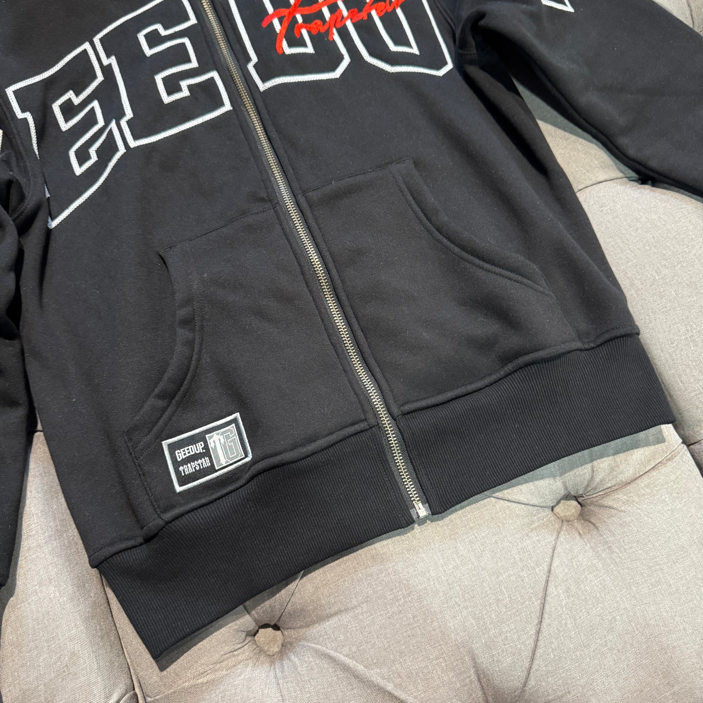 Geedup Team Logo x Trapstar Signature Jacket 'Black White Red' (Second hand)