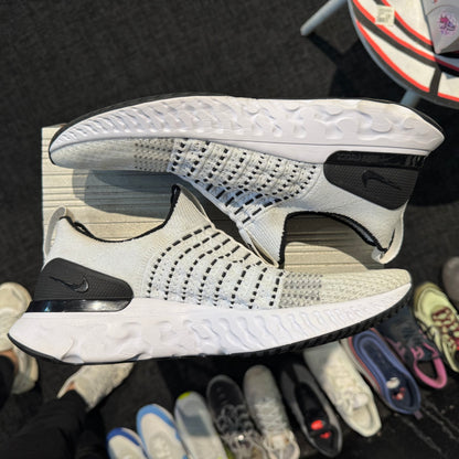 Nike React Phantom Run Flyknit 2 'White Black' (Second hand)