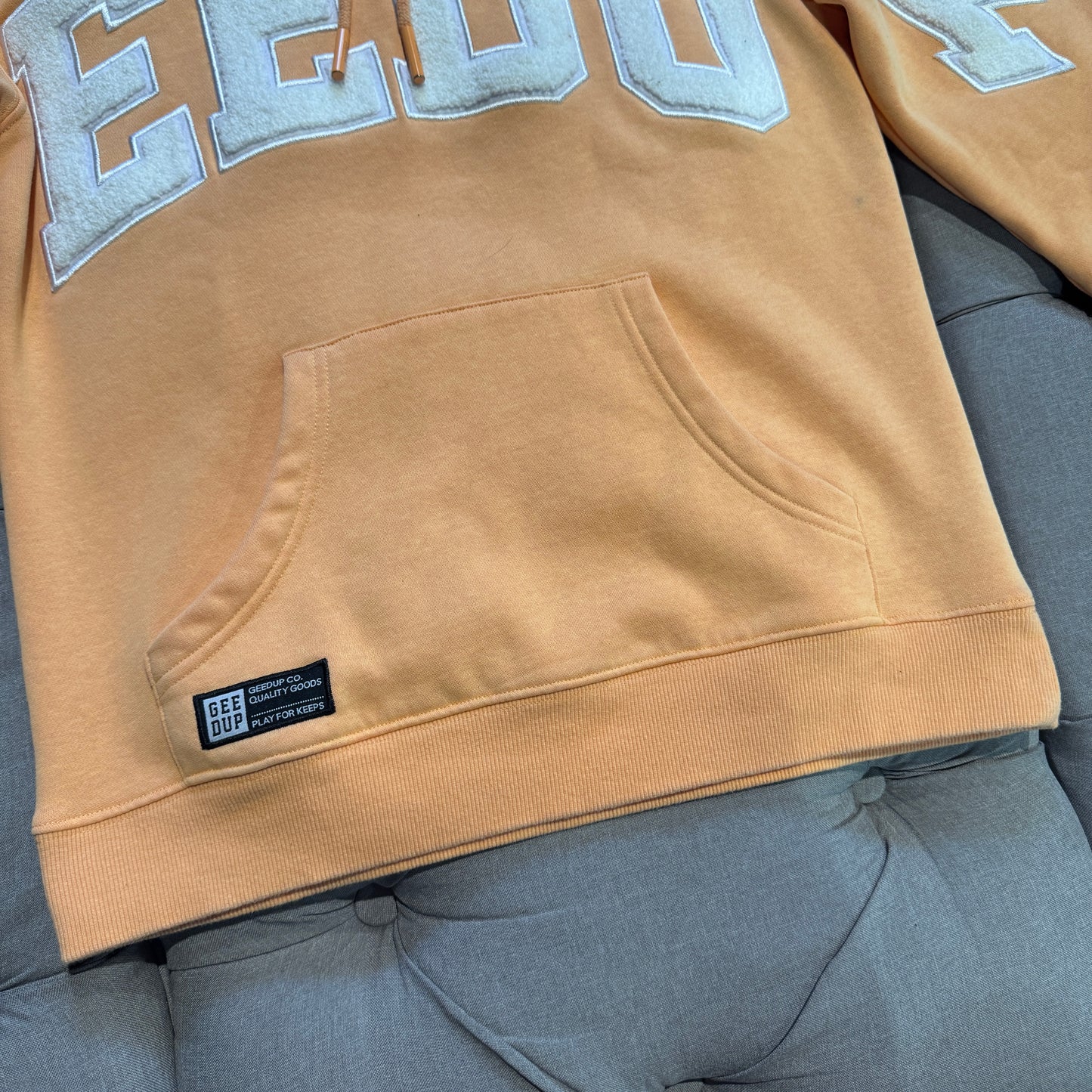 Geedup Team Logo Hoodie 'Peach' (Second hand)