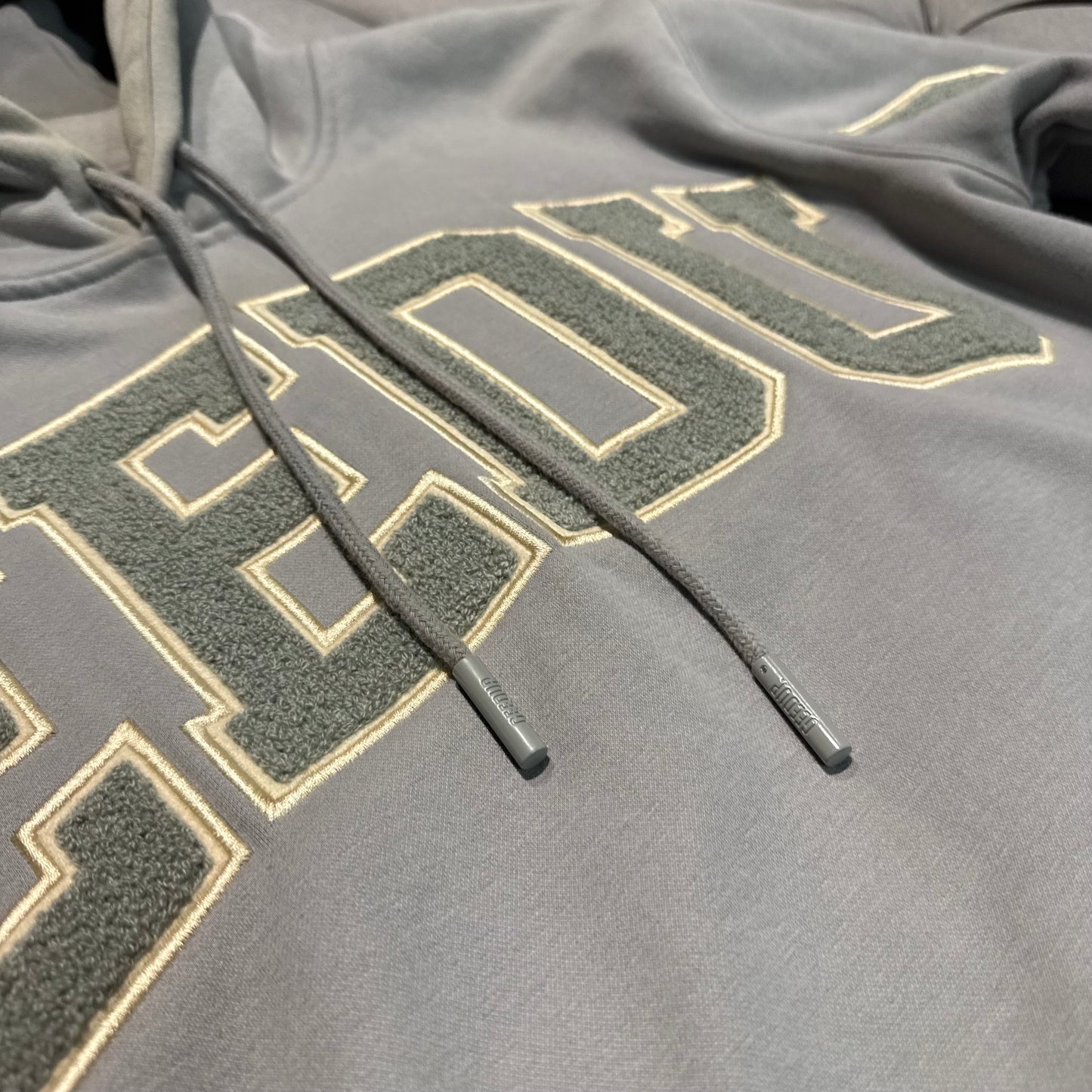Geedup Team Logo Hoodie 'Grey Gold' (Second hand)