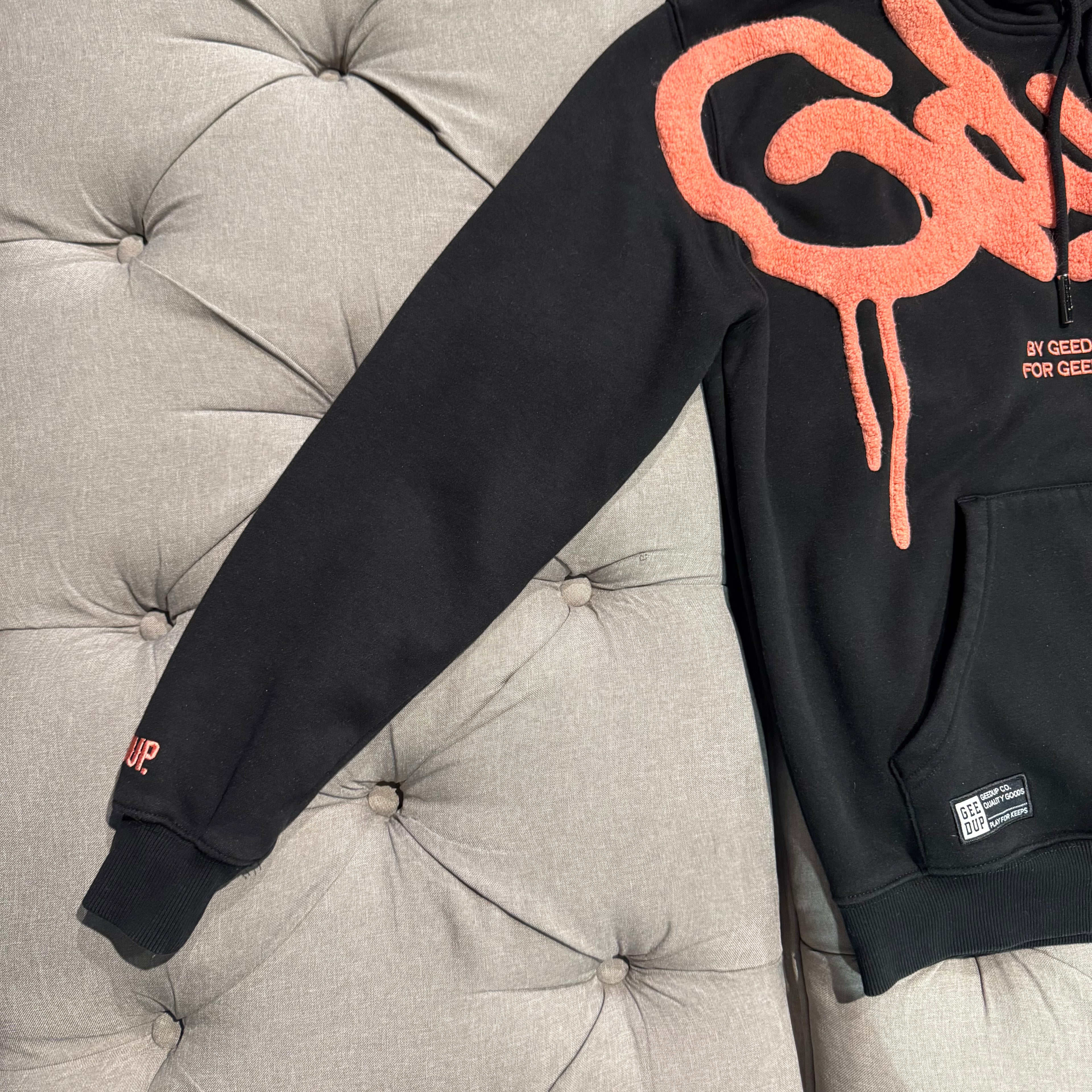 Geedup Handstyle Hoodie 'Black Peach' (Second hand)