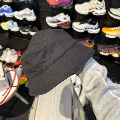Geedup Bucket Hat 'Black Red' (Second hand)