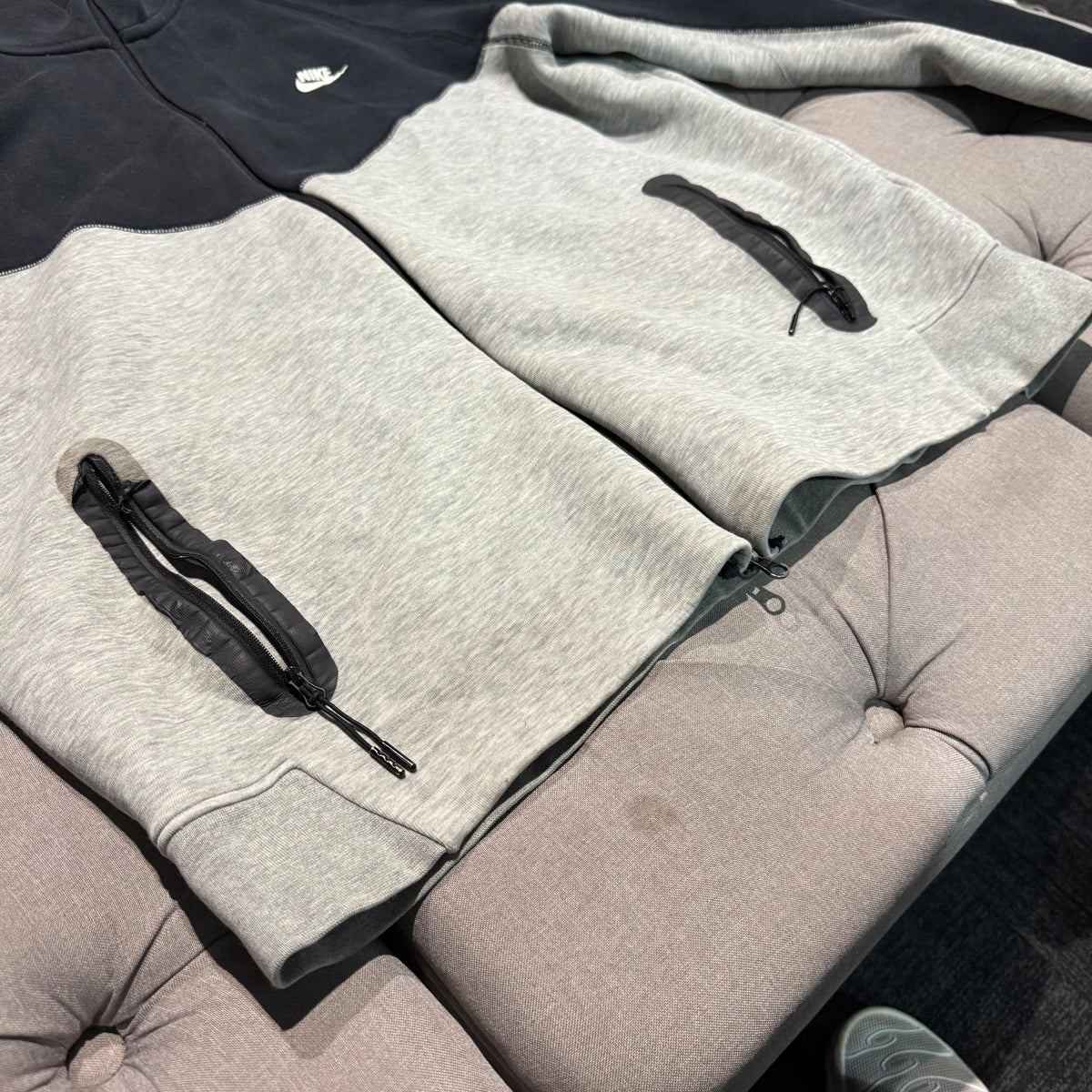 Nike Tech Fleece Jacket 'Grey Black' (Second hand)