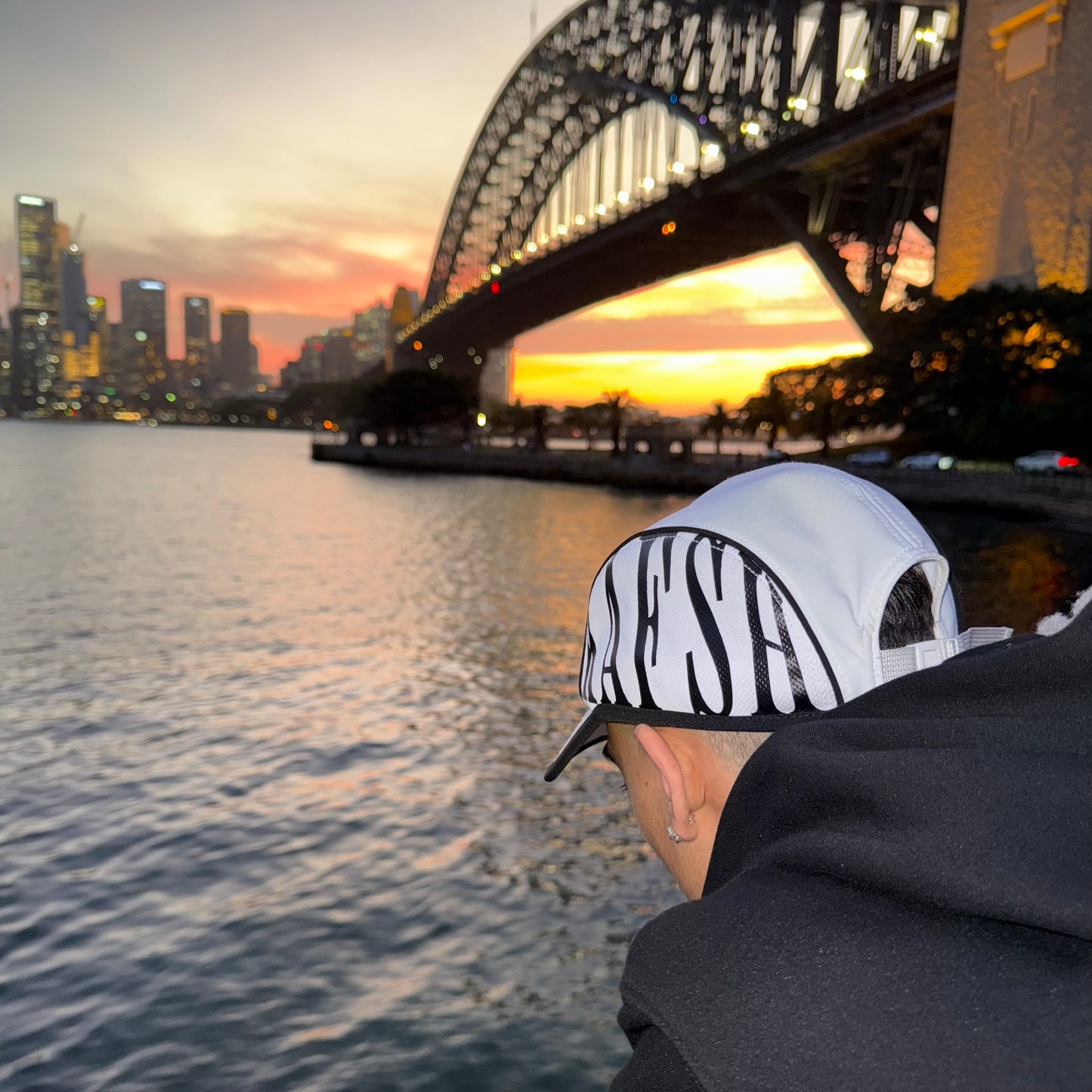 THE KAFSH HAT 'WHITE/BLACK'