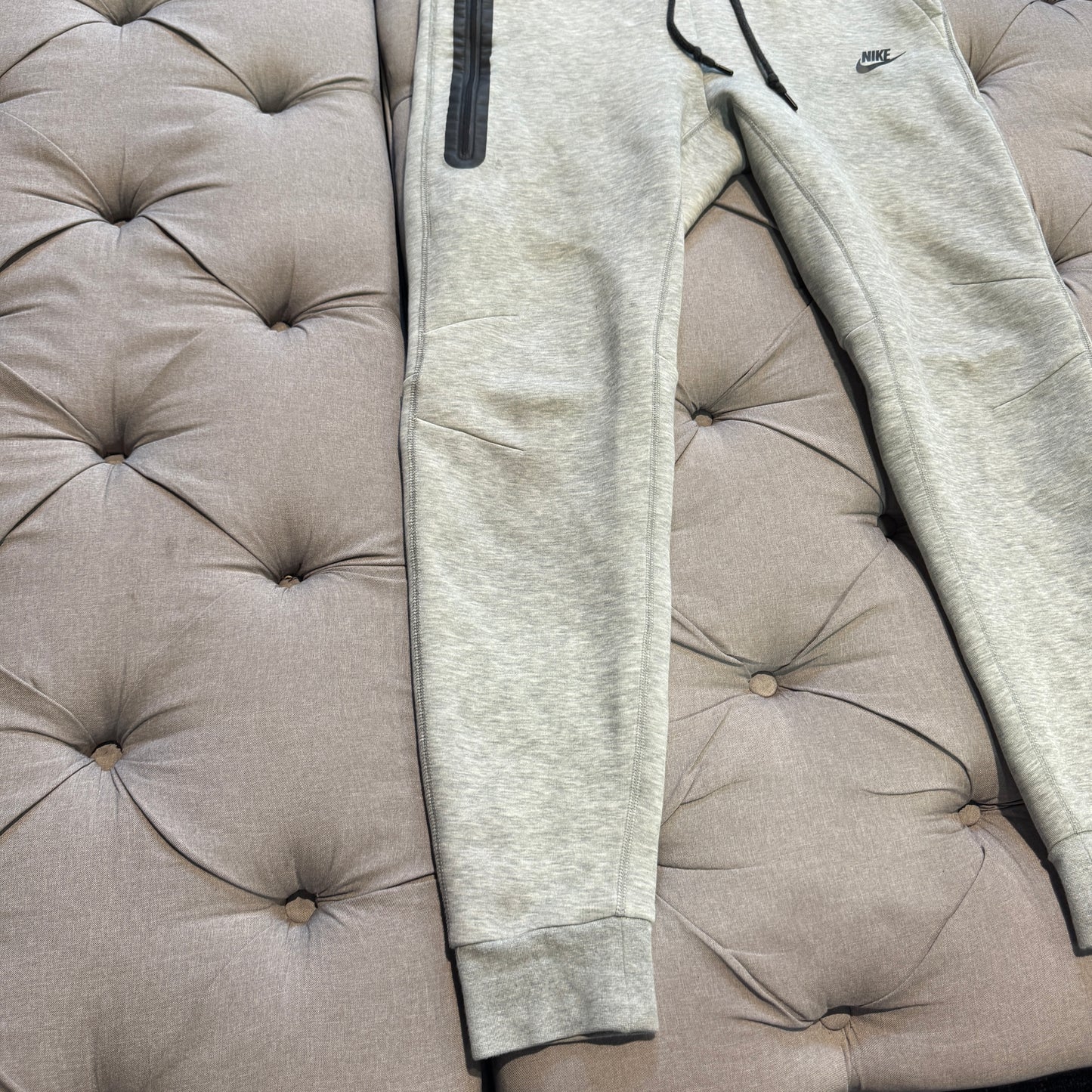 Nike Tech Fleece Track Pants 'Grey' (Second hand)