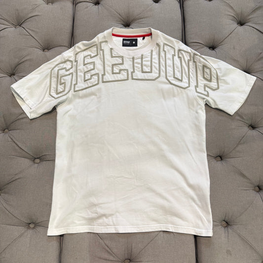 Geedup Embroided Shoulder Team Logo T-shirt 'White Grey' (Second hand)