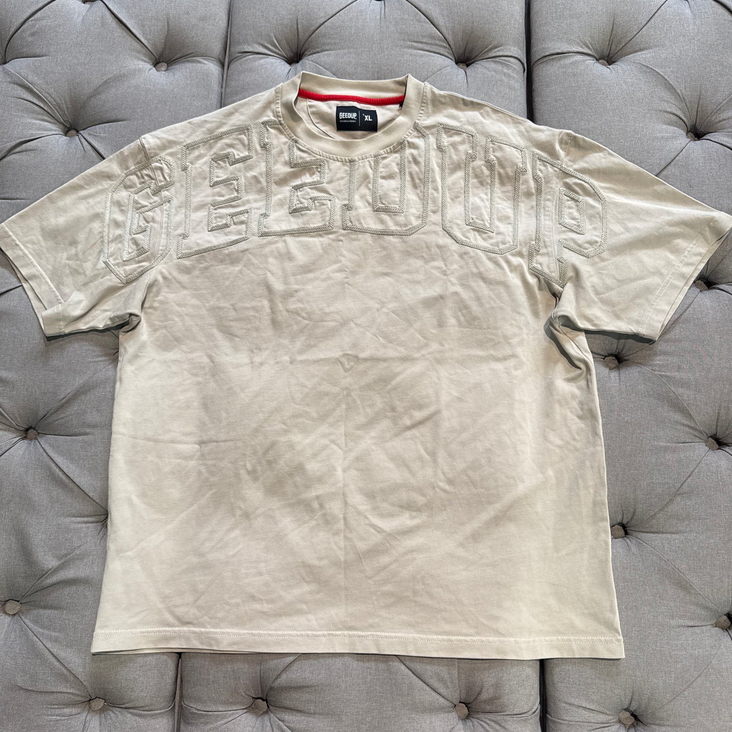 Geedup Stitched Logo T-shirt 'Light Brown' (Second hand)