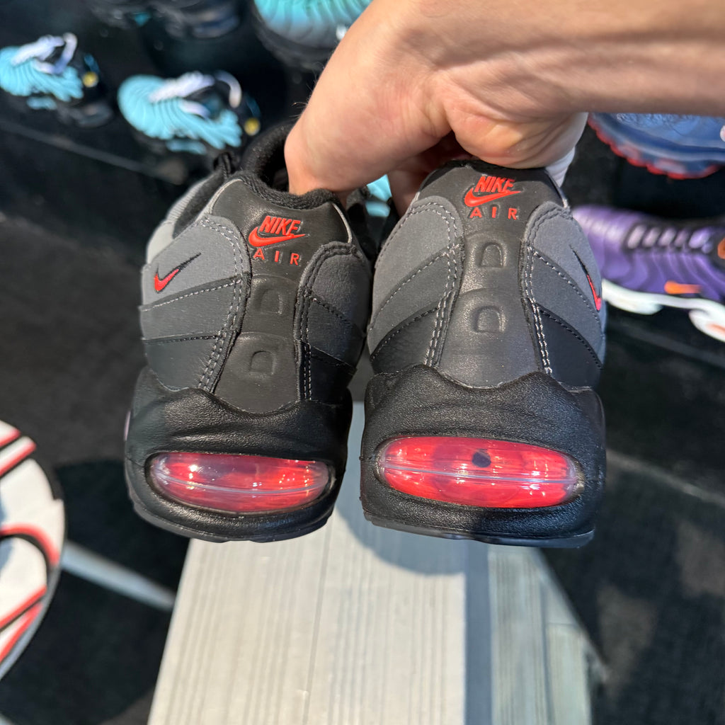 Nike Air Max 95 'Black Picante Red' (Second hand)