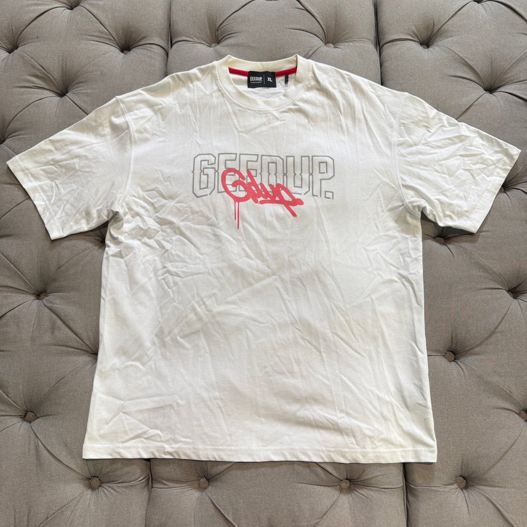 Geedup Handstyle Team Logo T-Shirt 'White Pink' (Second hand)
