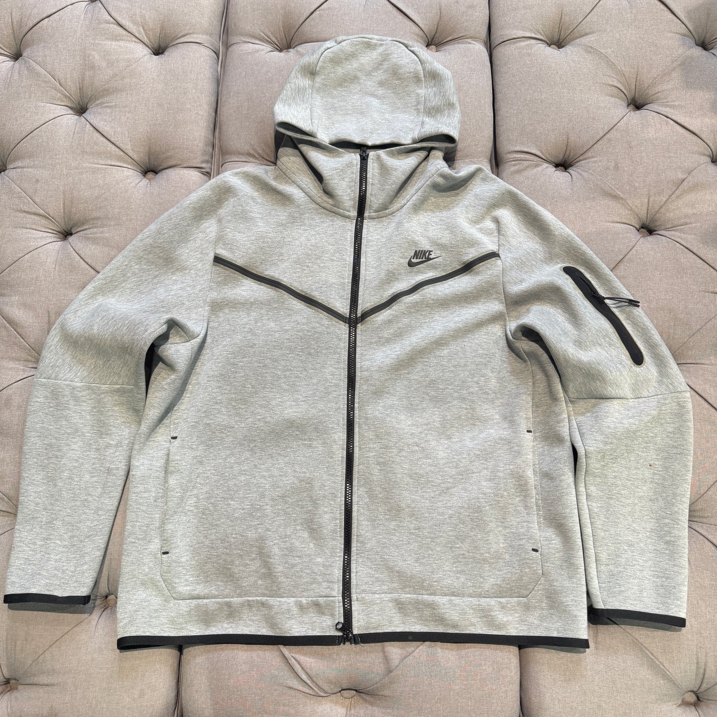 Nike Tech Fleece Hoodie 'Grey' (Second hand)