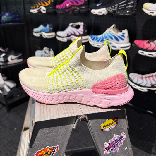 Nike React Phantom 2 'White/Volt Pink' (Second hand)