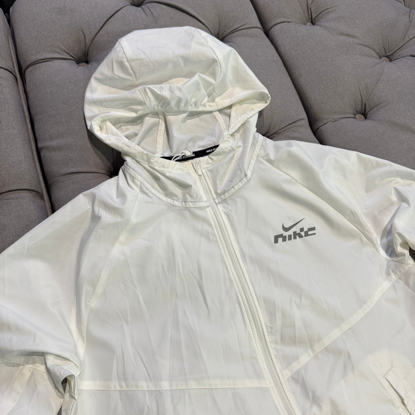 Nike Miller Flash Water Repellent Running Jacket 'White' (Second hand)