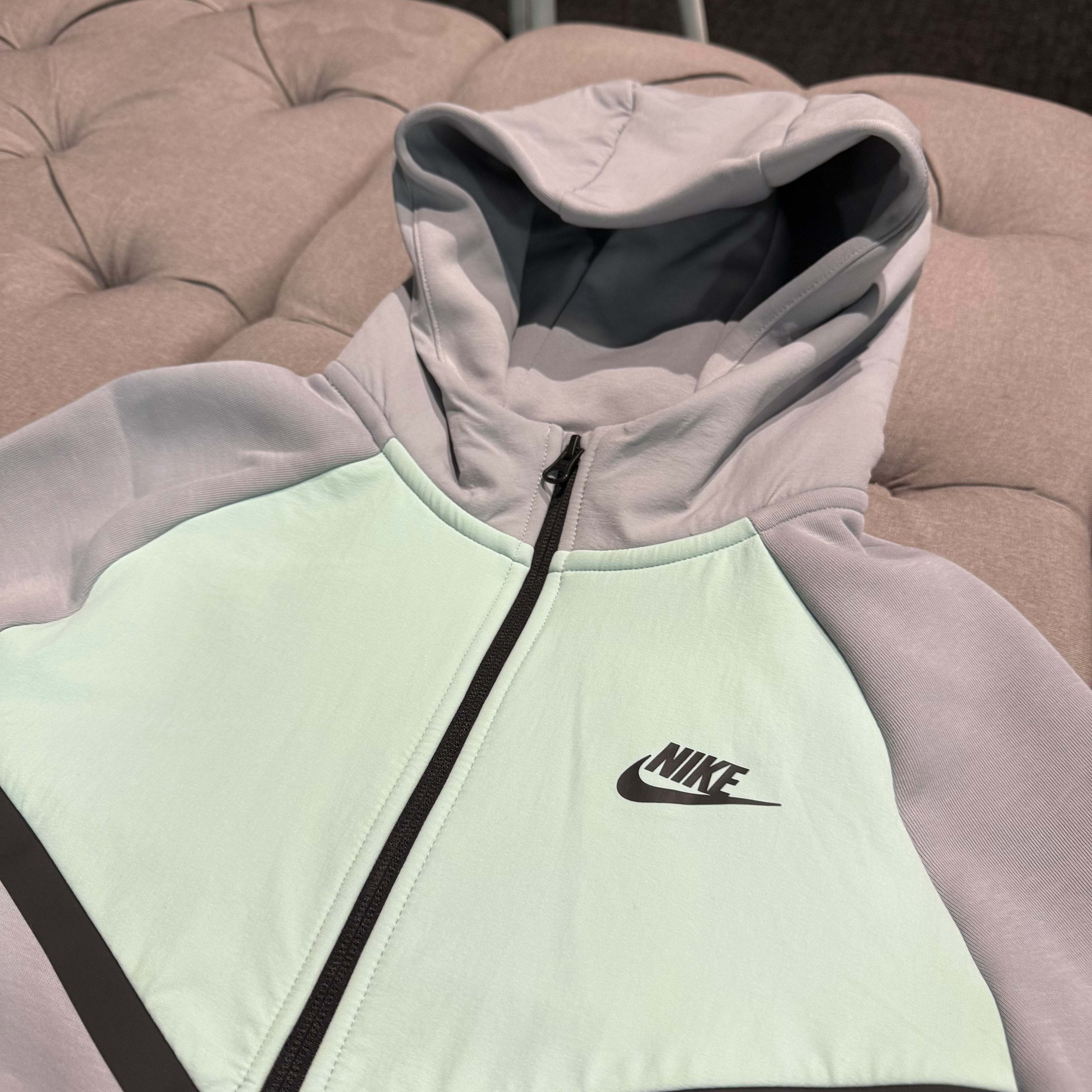 Nike Tech Fleece Jacket 'Grey Mint Green' (Second hand)