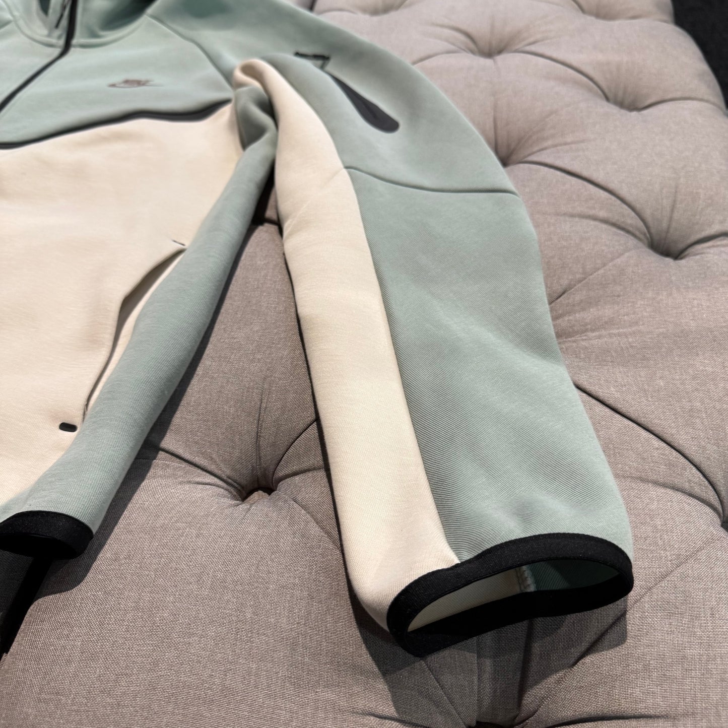 Nike Tech Fleece Jacket 'Cream Mint' (Second hand)