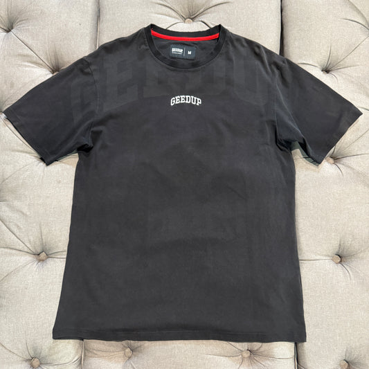 Geedup Shoulder Print Embroidered Logo T-Shirt 'Black' (Second hand)