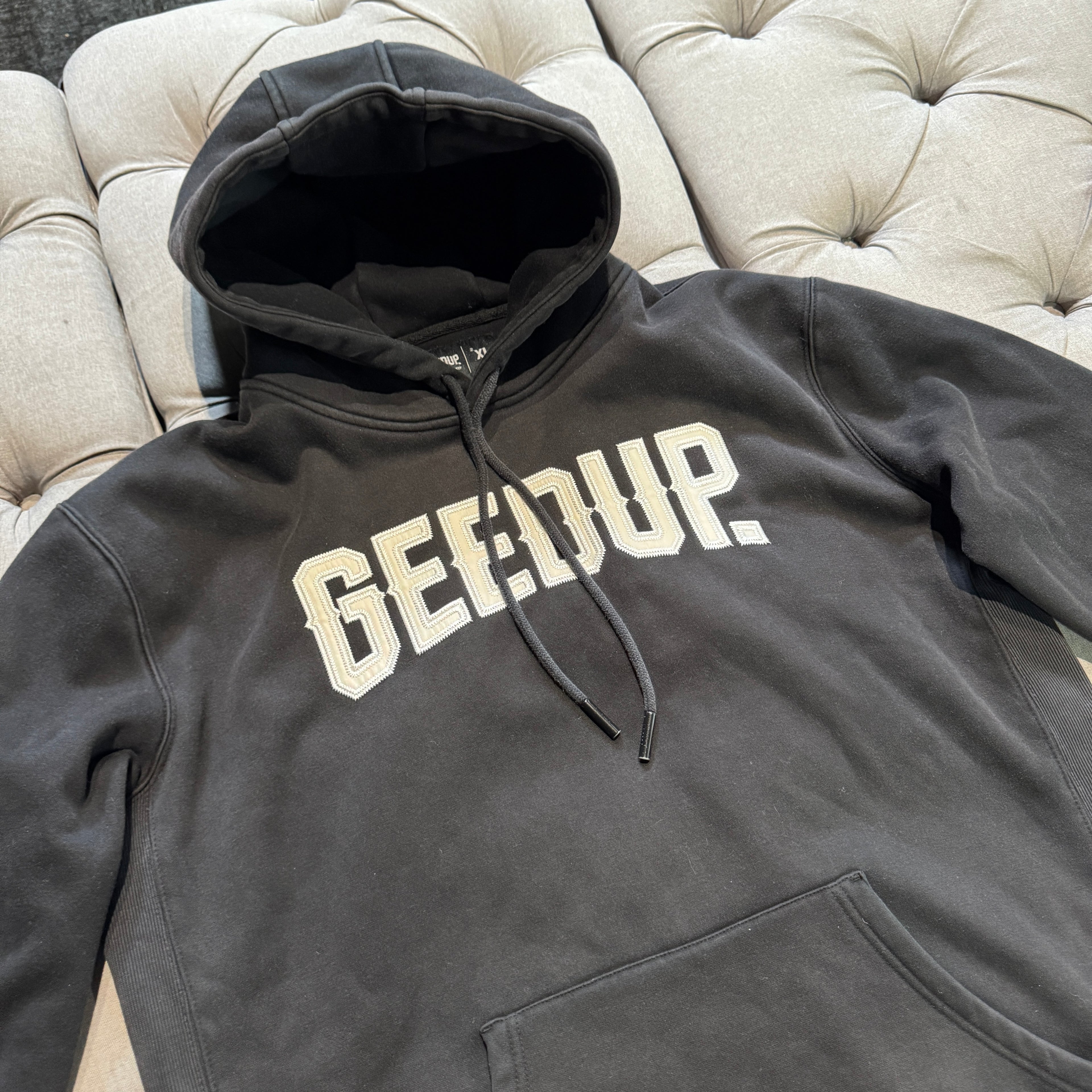 Geedup Cities Hoodie 'Black' (Second hand)