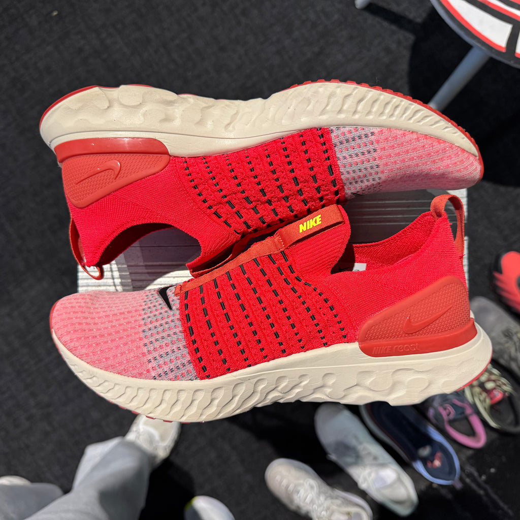 Nike React Phantom Run Flyknit 2 'Cream Red Neon' (Second hand)