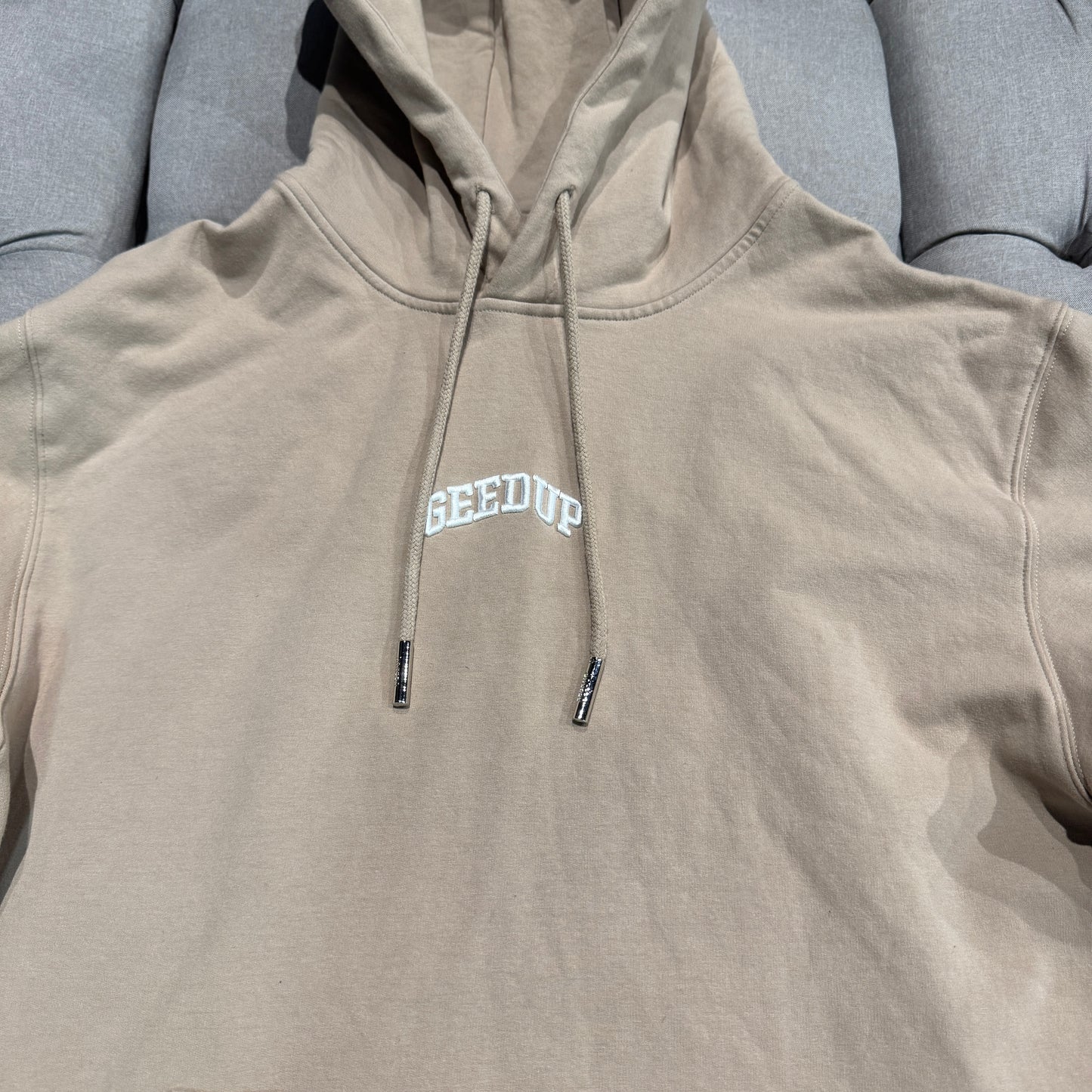 Geedup Small Logo Hoodie 'Brown' (Second hand)