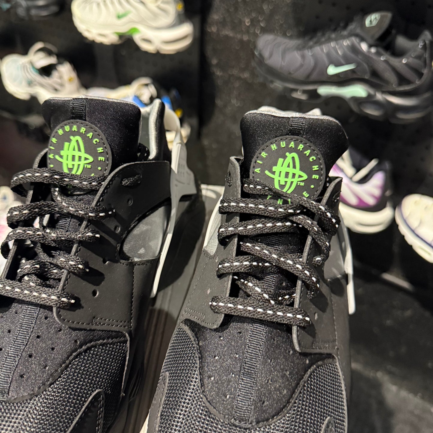 Nike Air Huarache 'Black White Neon Green' (Second hand)