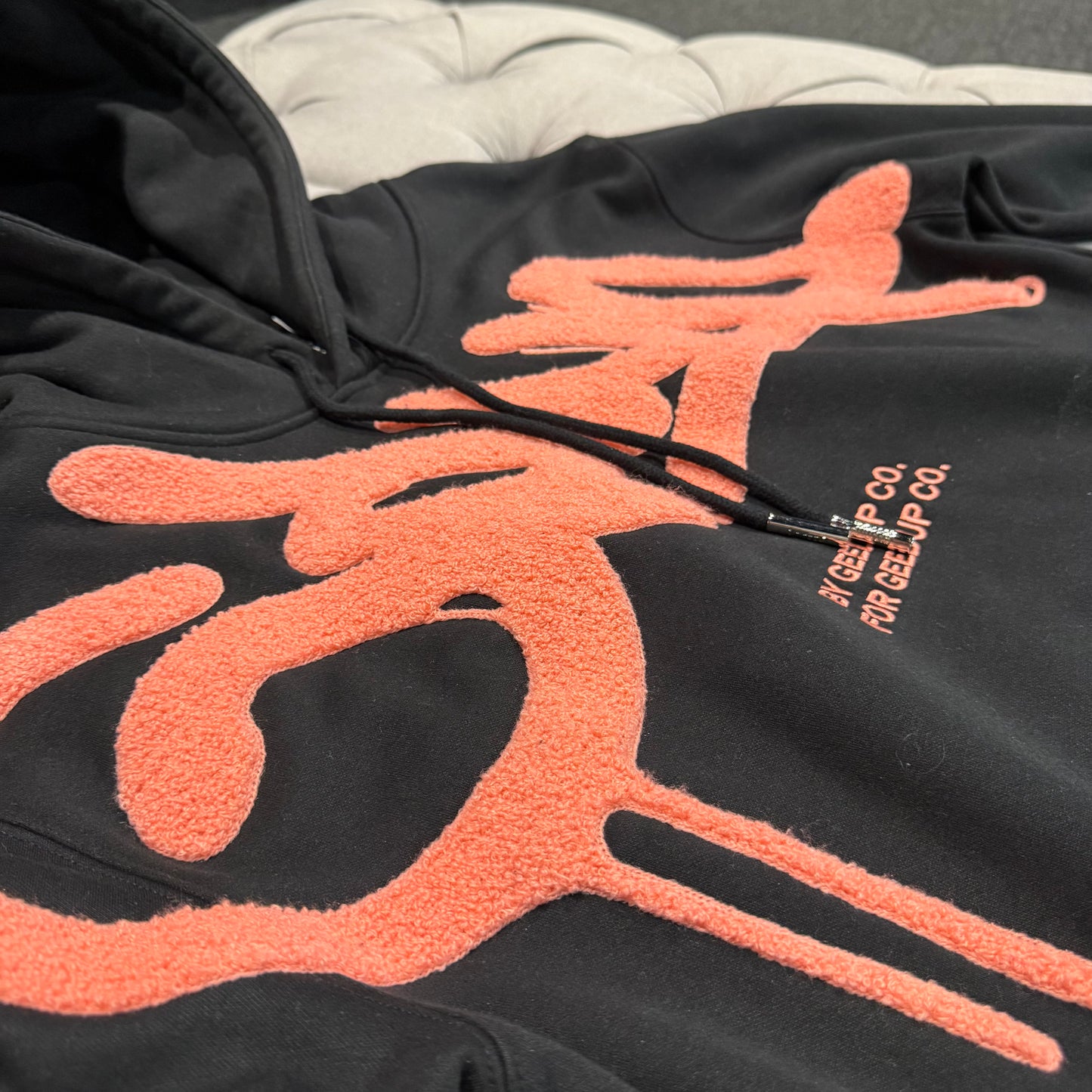 Geedup Handstyle Hoodie 'Black Peach' (Second hand)