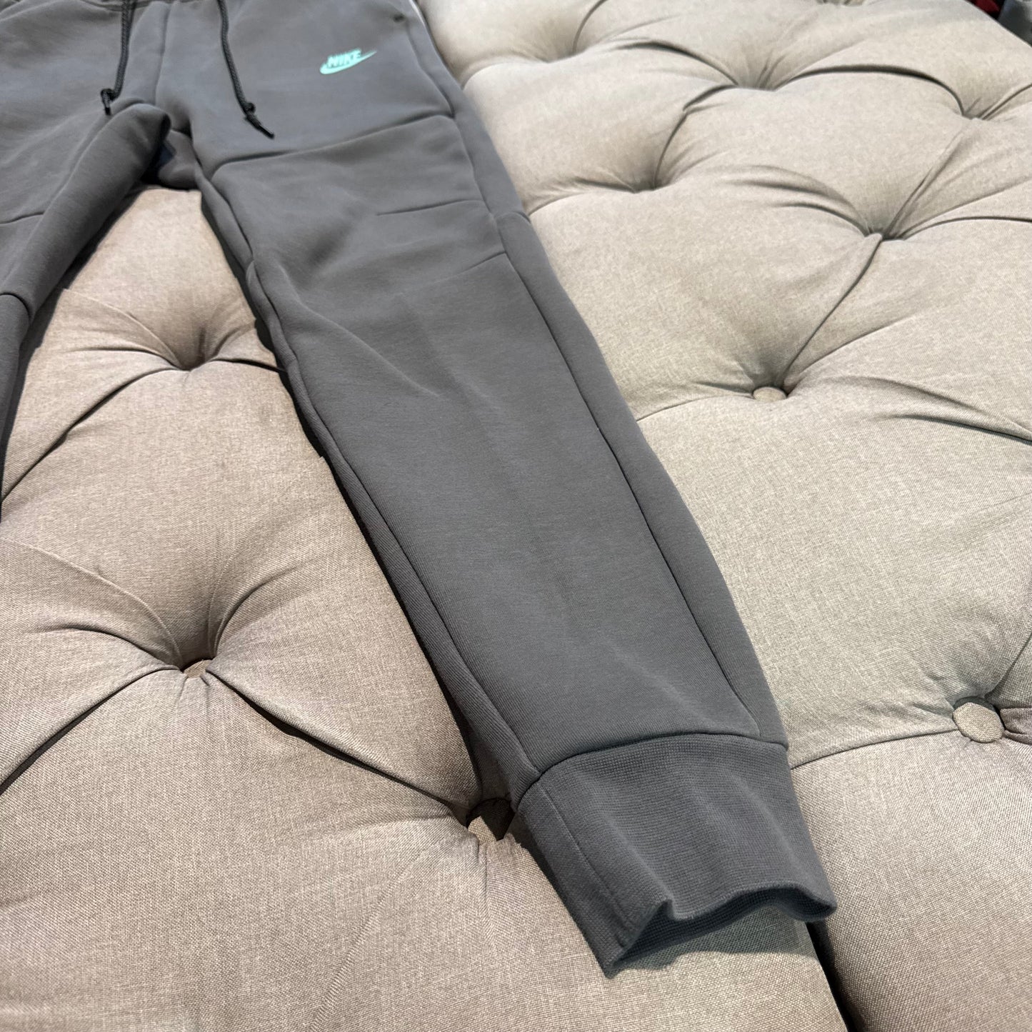 Nike Tech Fleece Pants 'Grey Aqua Teal' (Second hand)