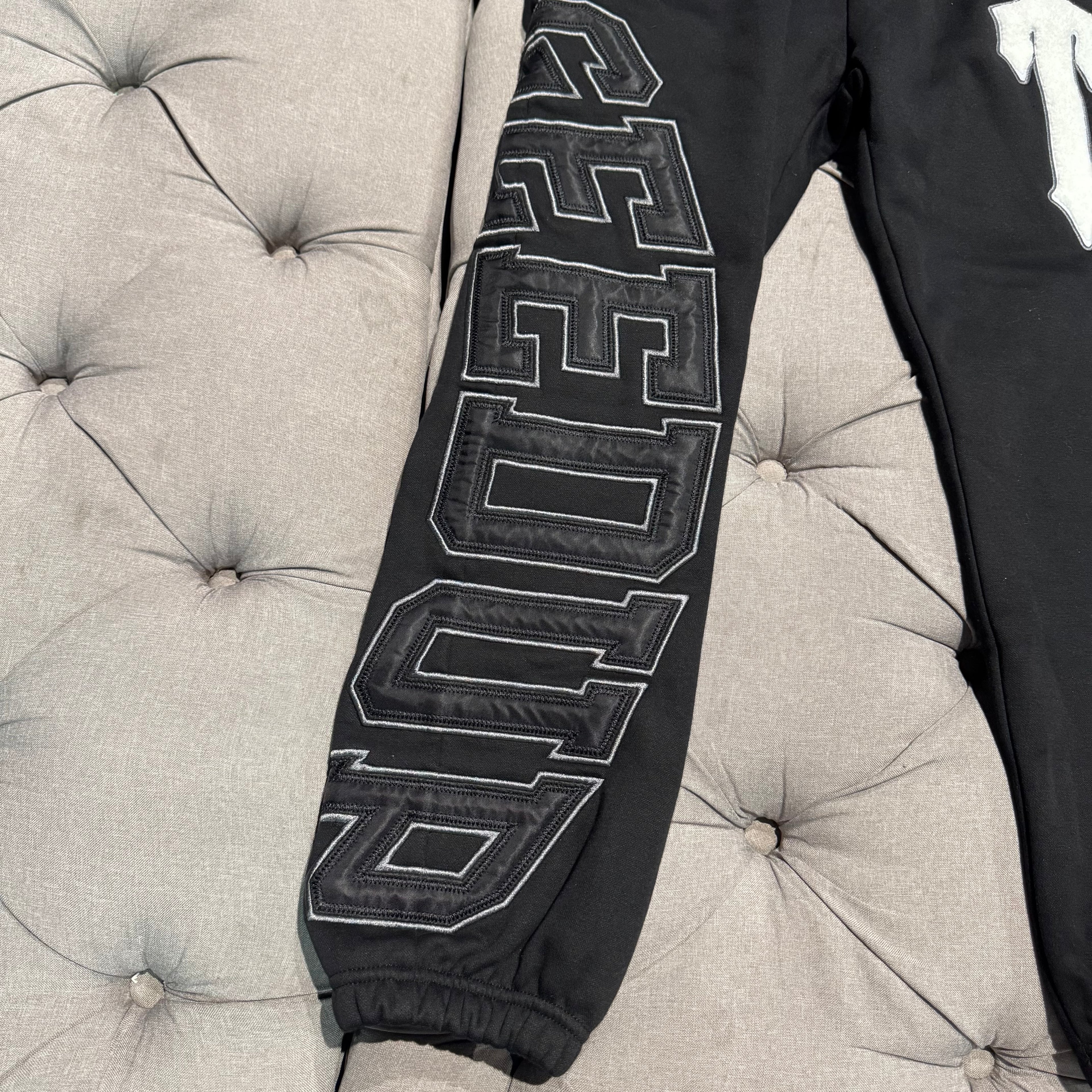 Geedup X Trapstar Team Logo Iron Gate Logo Track Pants 'Black' (Second hand)