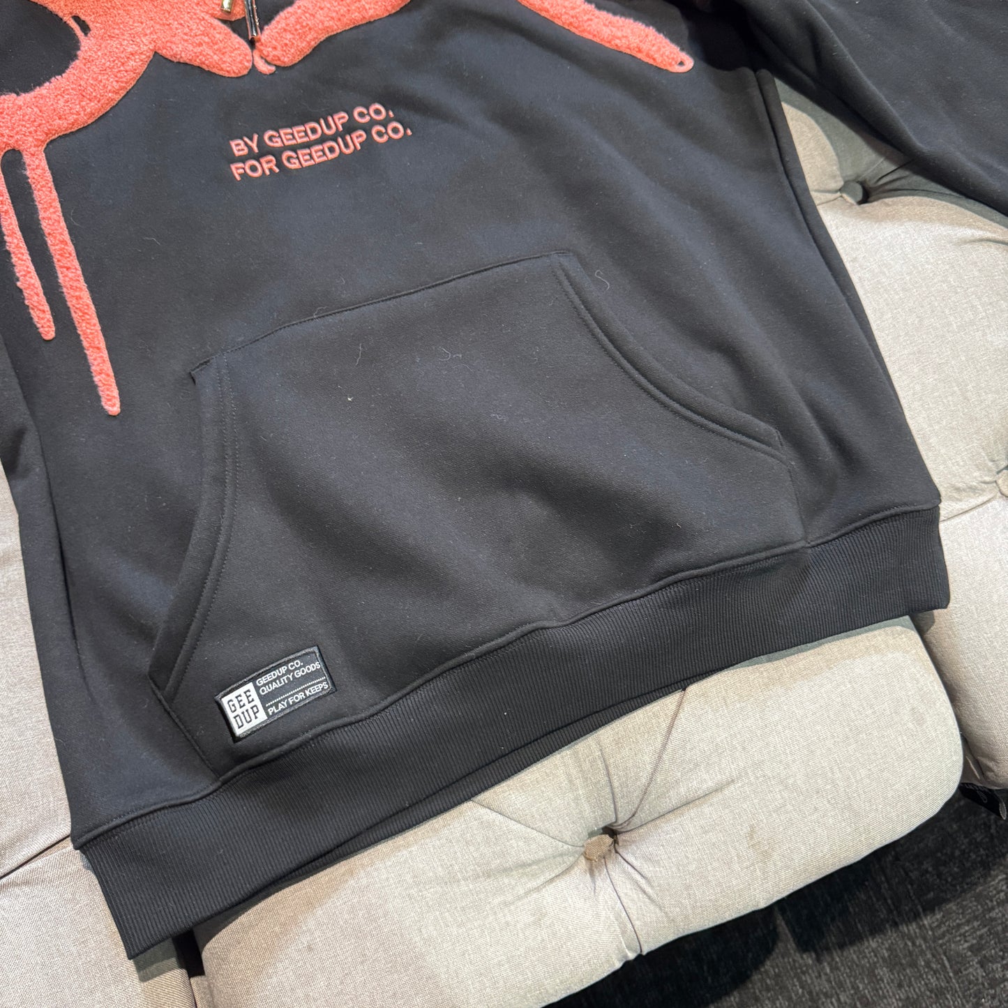 Geedup Handstyle Hoodie 'Black Peach' (Second hand)