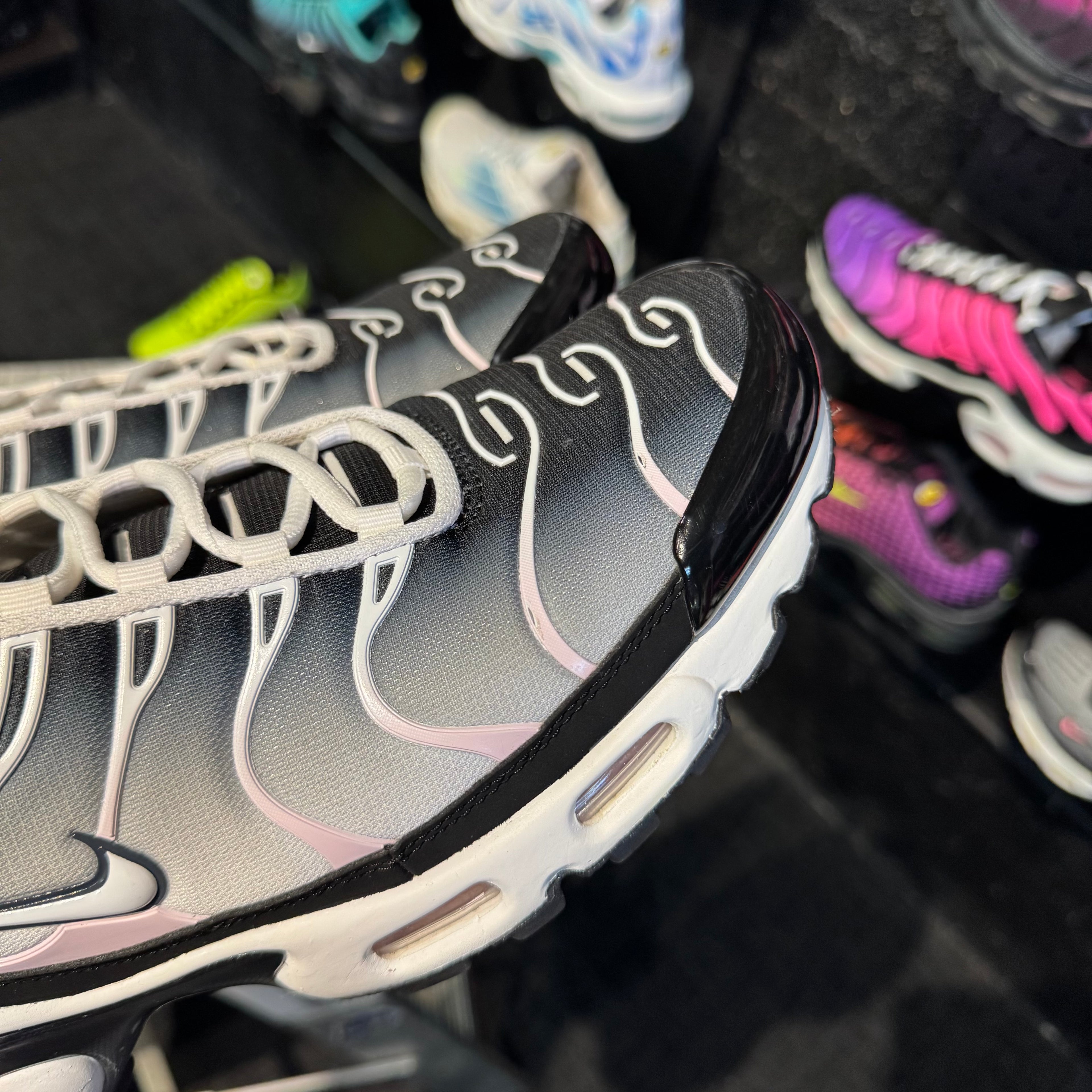 Nike Air Max Plus TN 'Black Pink Foam' (Second hand)