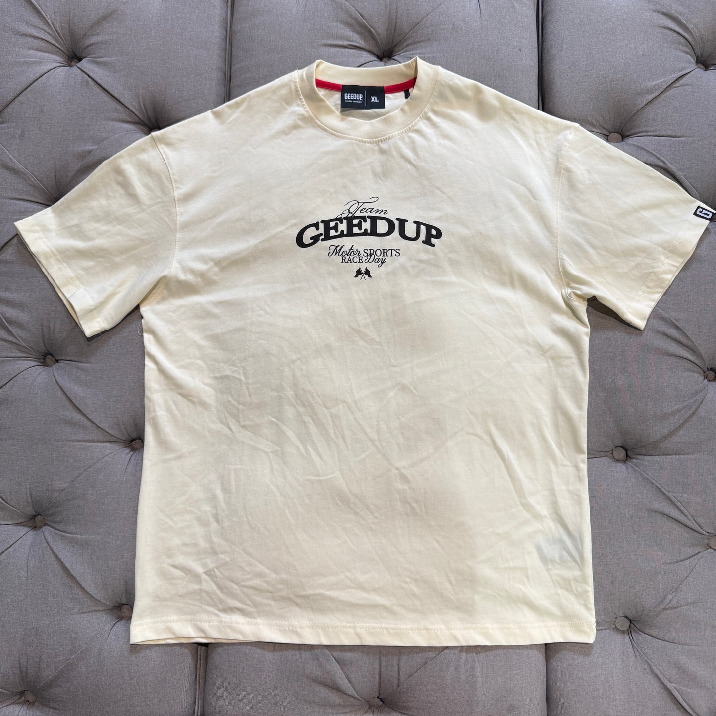 Geedup Motorsports Raceday T-shirt 'Cream Black' (Second hand)