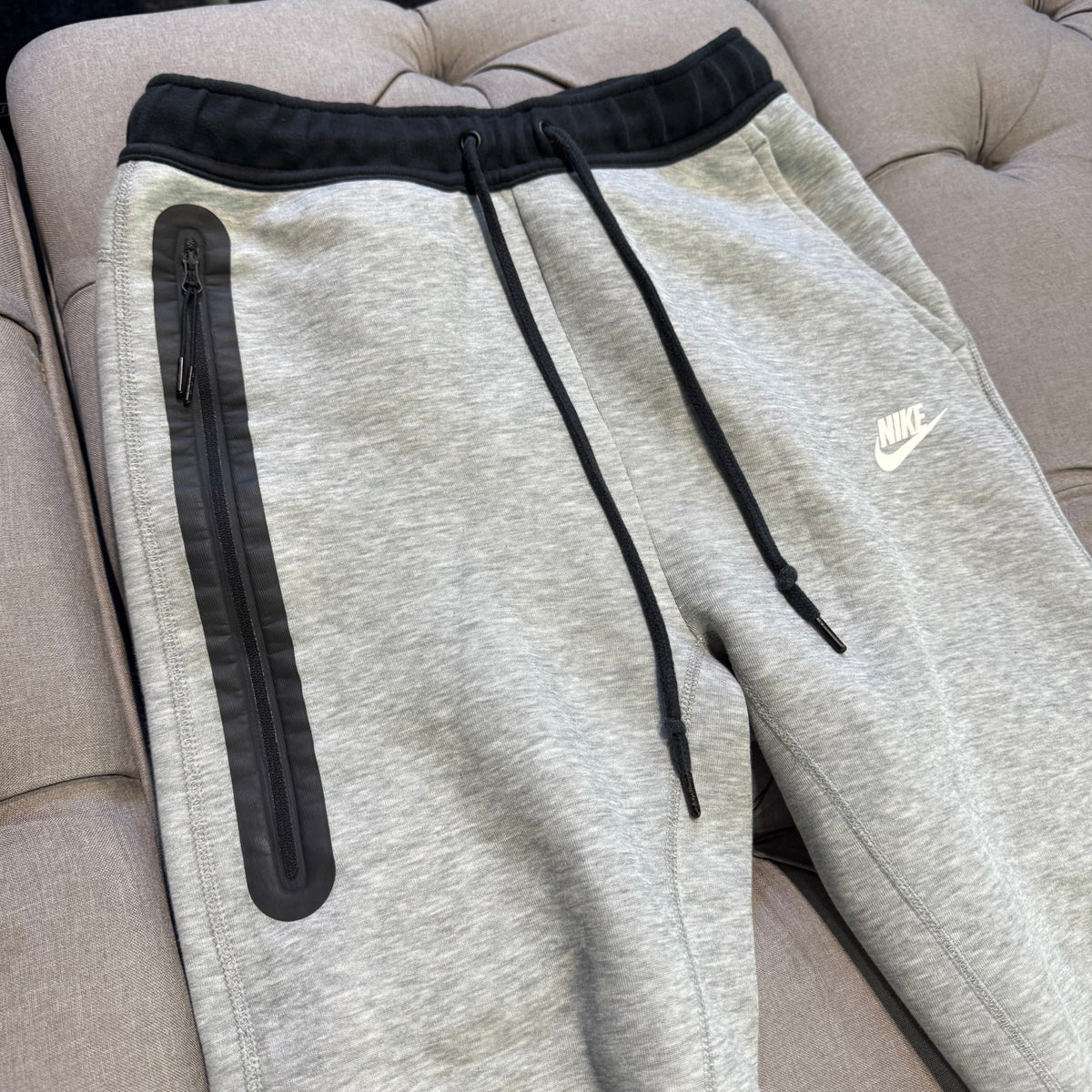 Nike Tech Fleece Pants 'Grey Black' (Second hand)