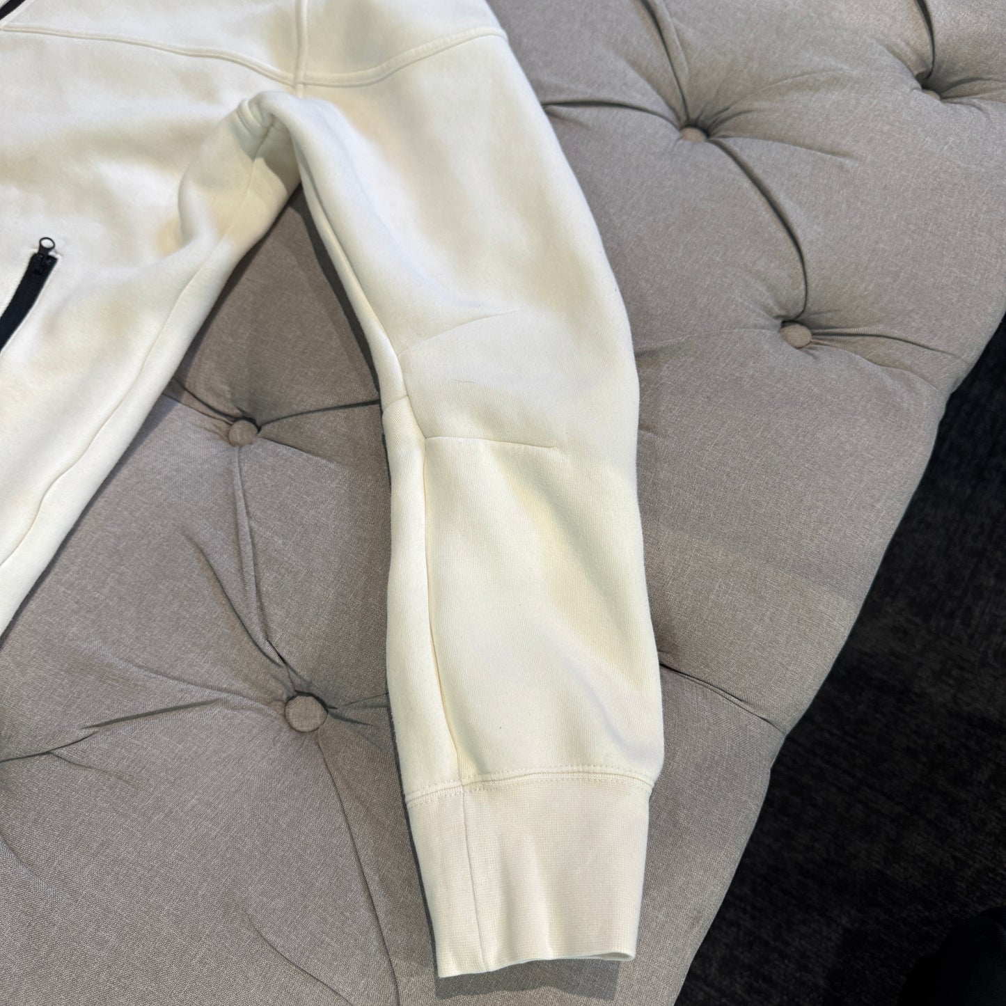 Nike Tech Fleece Jacket 'Cream' (Second hand)