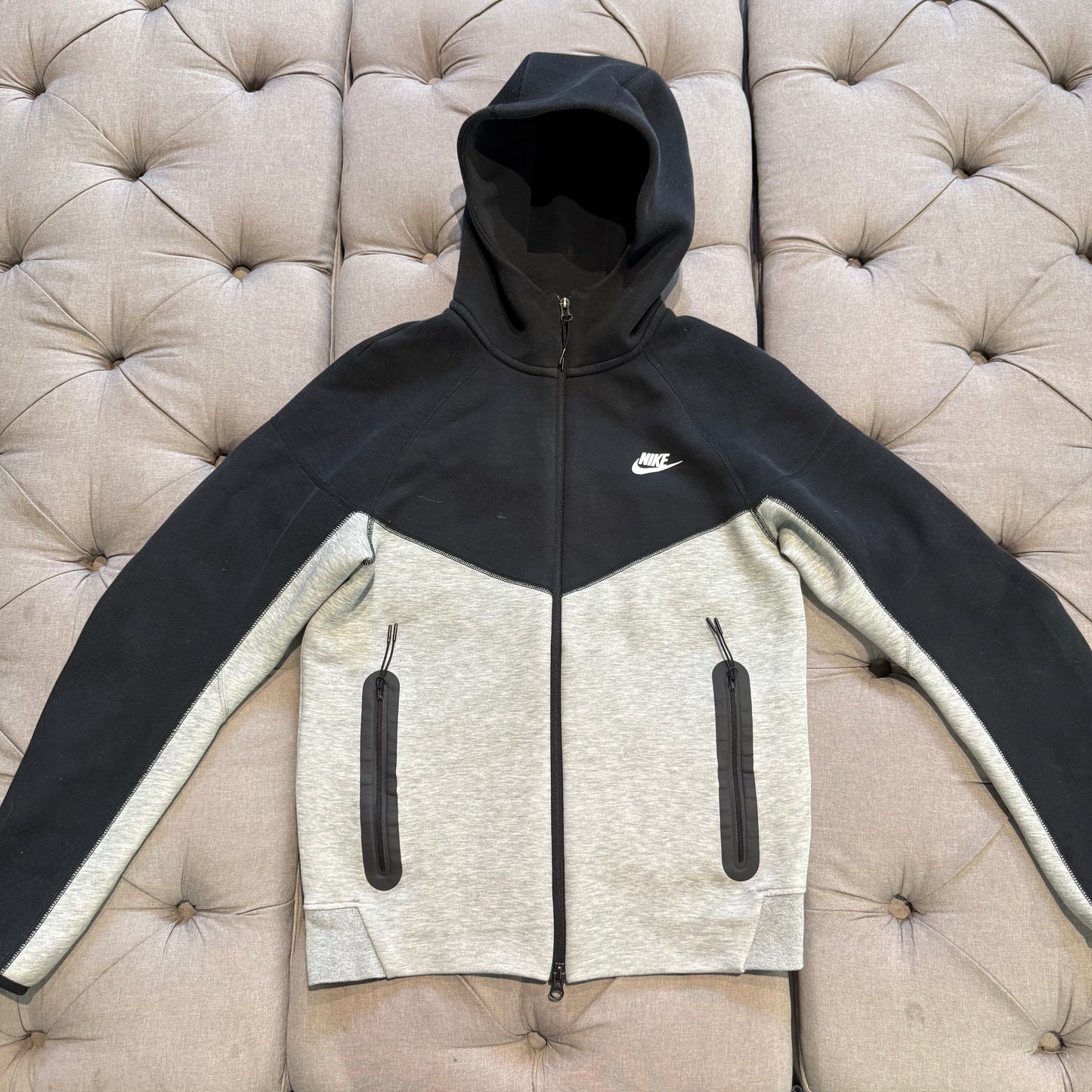 Nike Tech Fleece Jacket 'Grey Black' (Second hand)