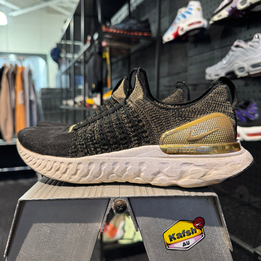 Nike Phantom React Run Flyknit 2 Premium 'Black Metallic Gold’ (Second hand)